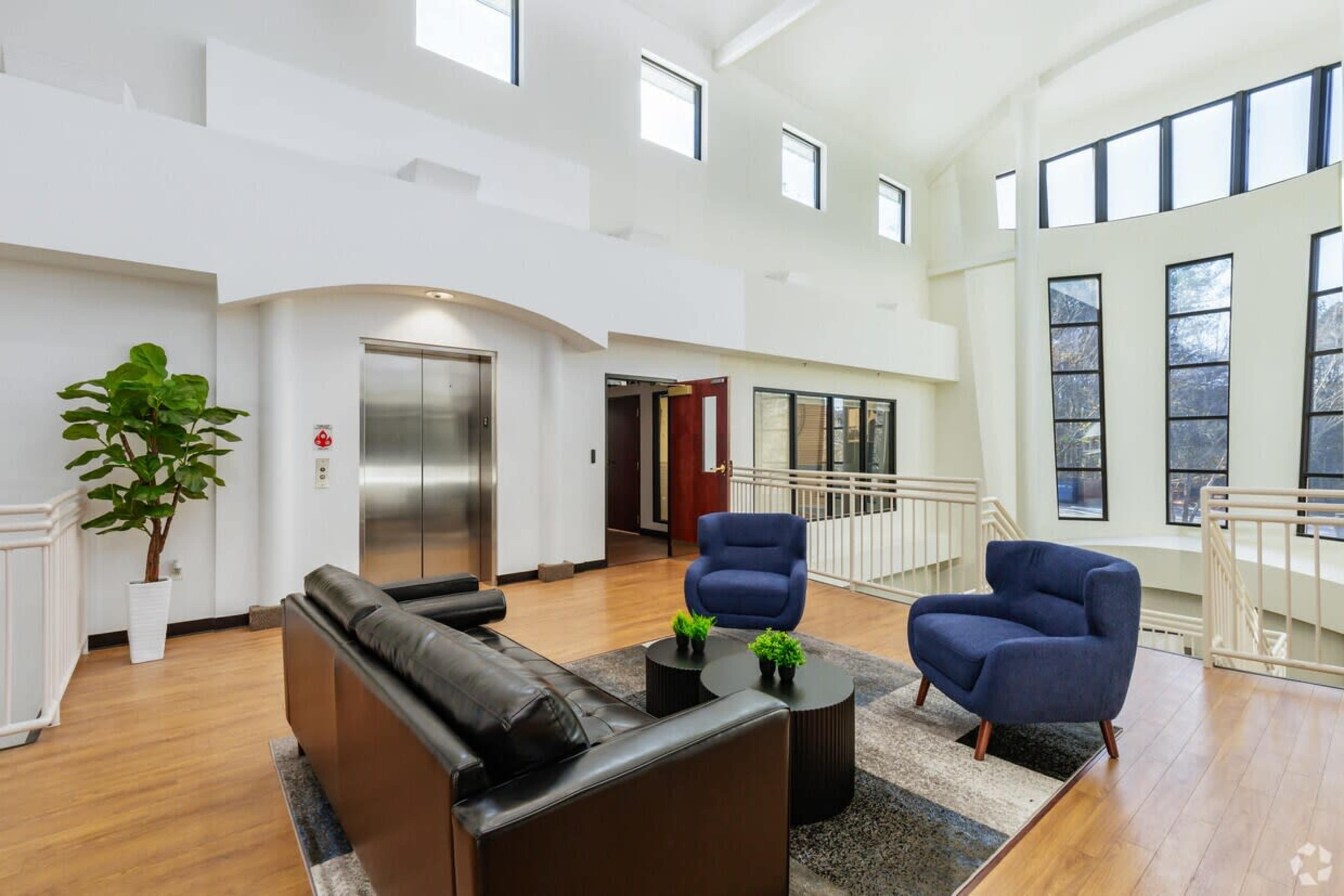 Omni Meeting Room B Image in Central Newport News, Newport News, VA