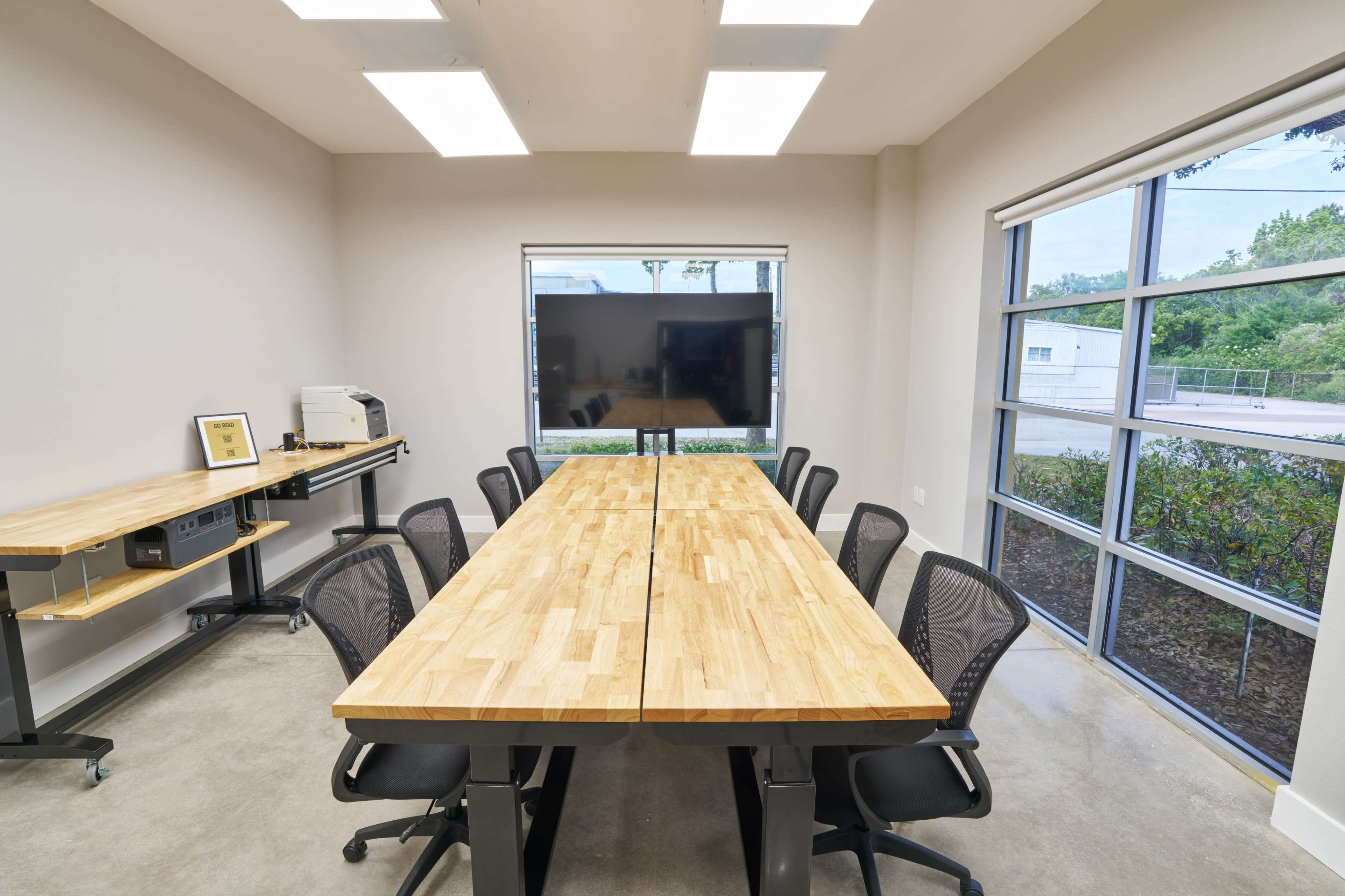 1,400SF Cyc Studio + 300SF Conference Room | 25×25 Cyc Wall – Orlando Image in Casselberry, Casselberry, FL