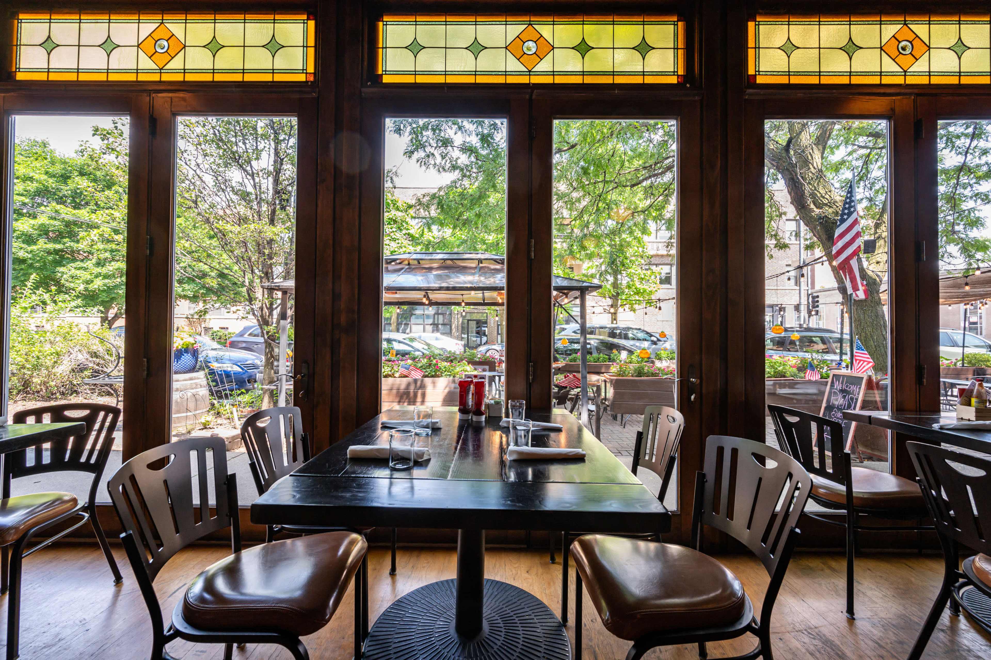 Bistro, bar and patio Image in Lake View, Chicago, IL