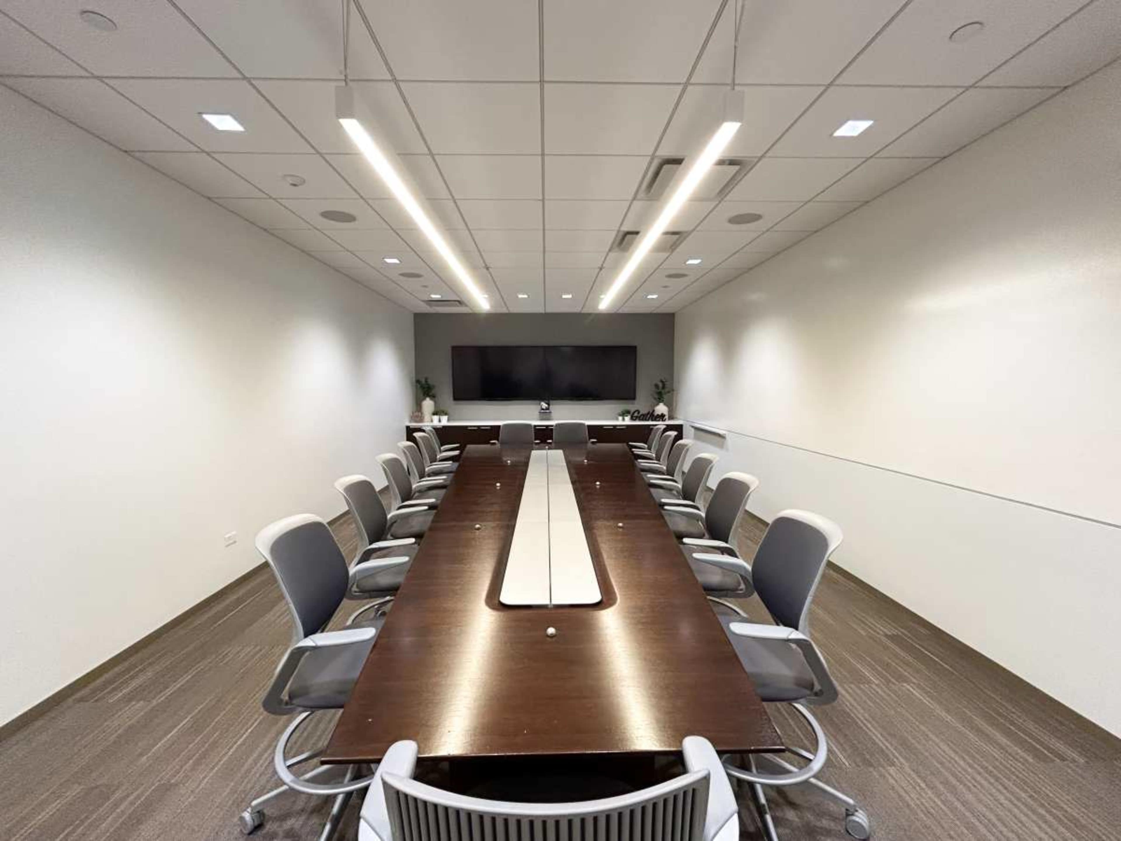 Professional Boardroom Near O'hare Airport Image in Schaumburg Township, Schaumburg, IL
