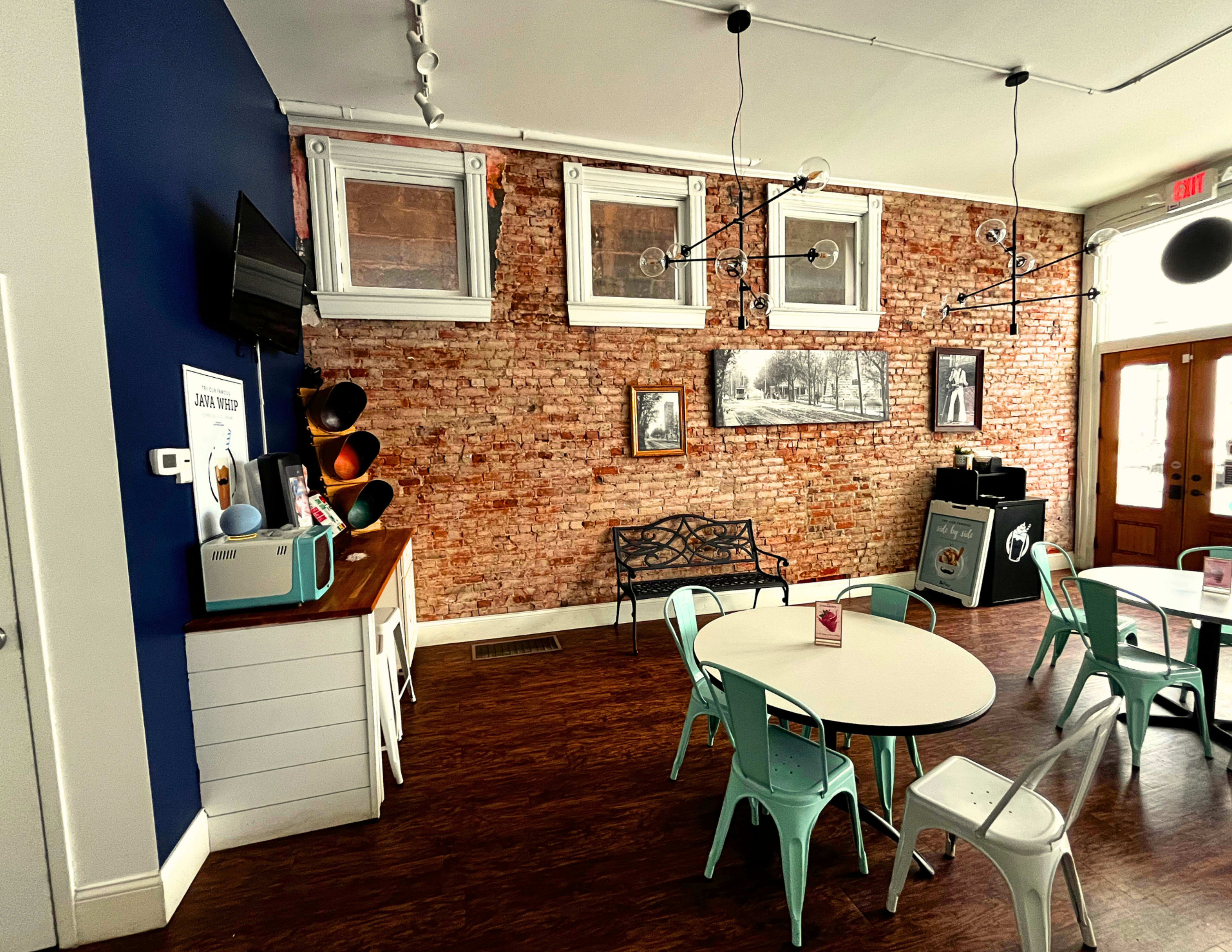 Cozy Urban Ice Cream & Coffee Shop Image in Fort Thomas, Fort Thomas, KY