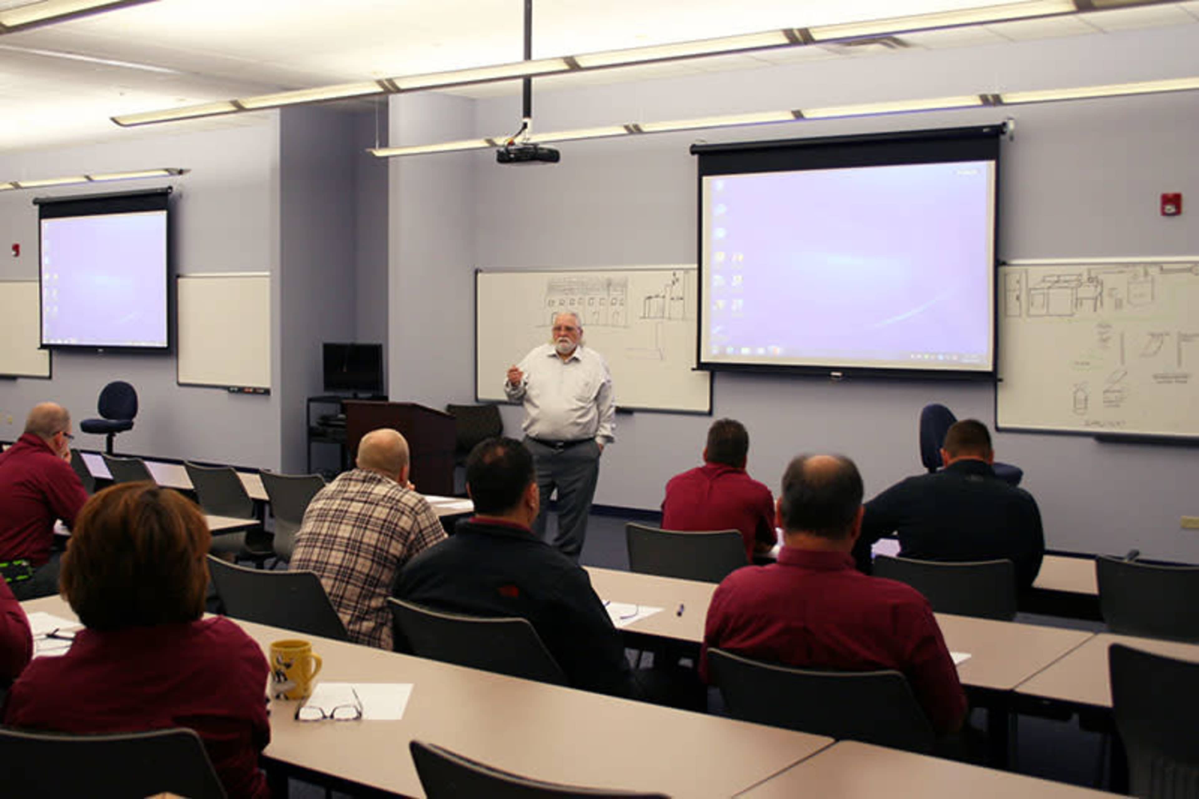 Modern Training Room - 110 GUESTS Image in Dundee Township, Elgin, IL