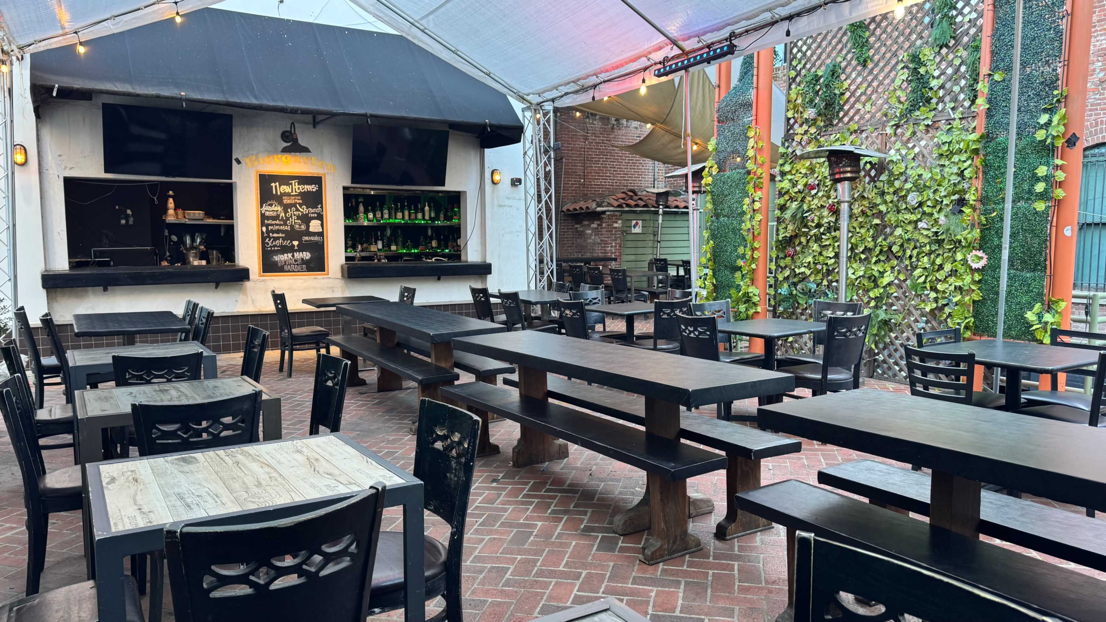 Heated Outdoor Patio Bar & Lounge in Old Town Pasadena Image in Old Pasadena, Pasadena, CA