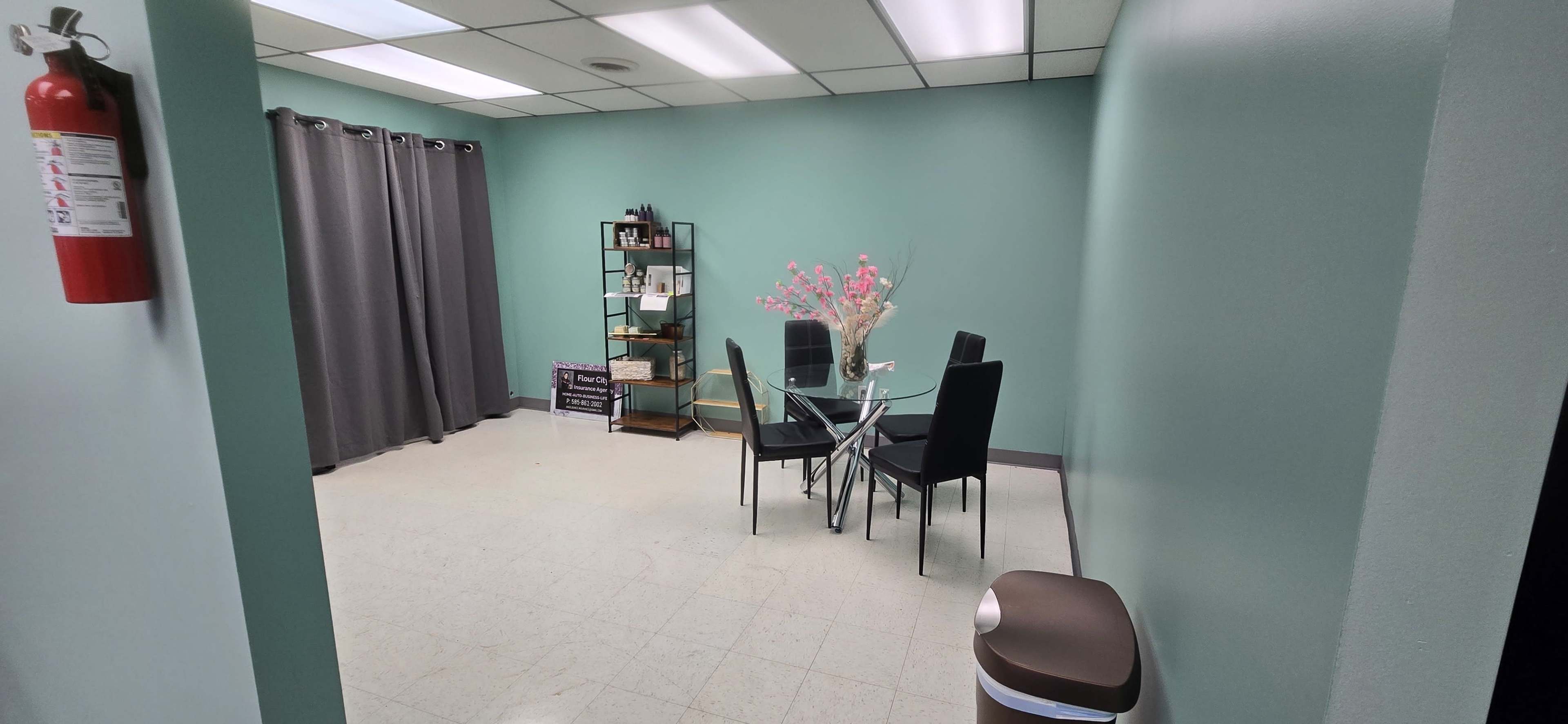 CONVENIENTLY LOCATED CLOSE TO DOWNTOWN ROCHESTER AND MINUTES FROM 390 Image in Chili, ROCHESTER, NY