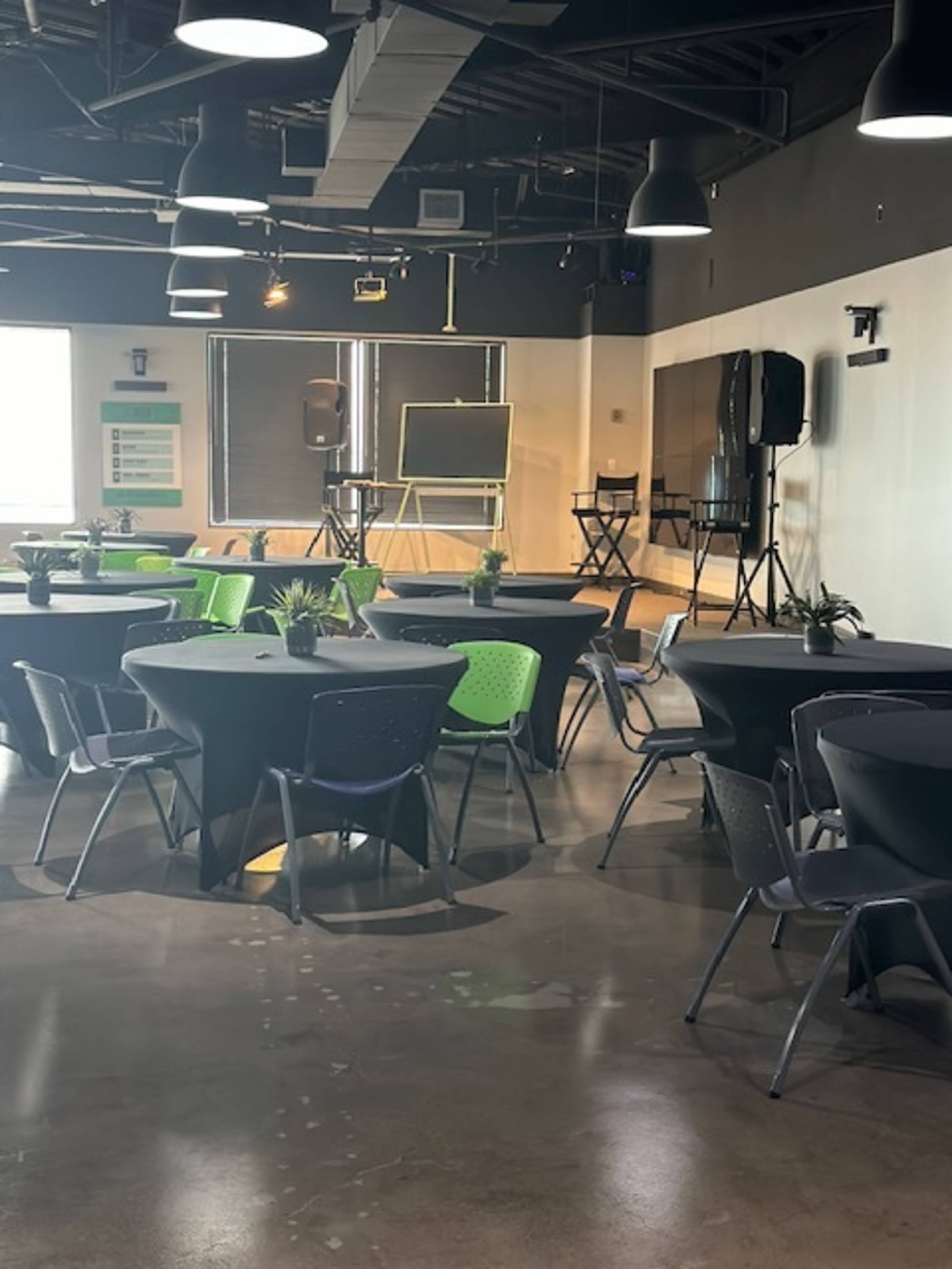 Downtown office building, located on top floor with great views Image in Dallas Downtown Historic District, Dallas, TX