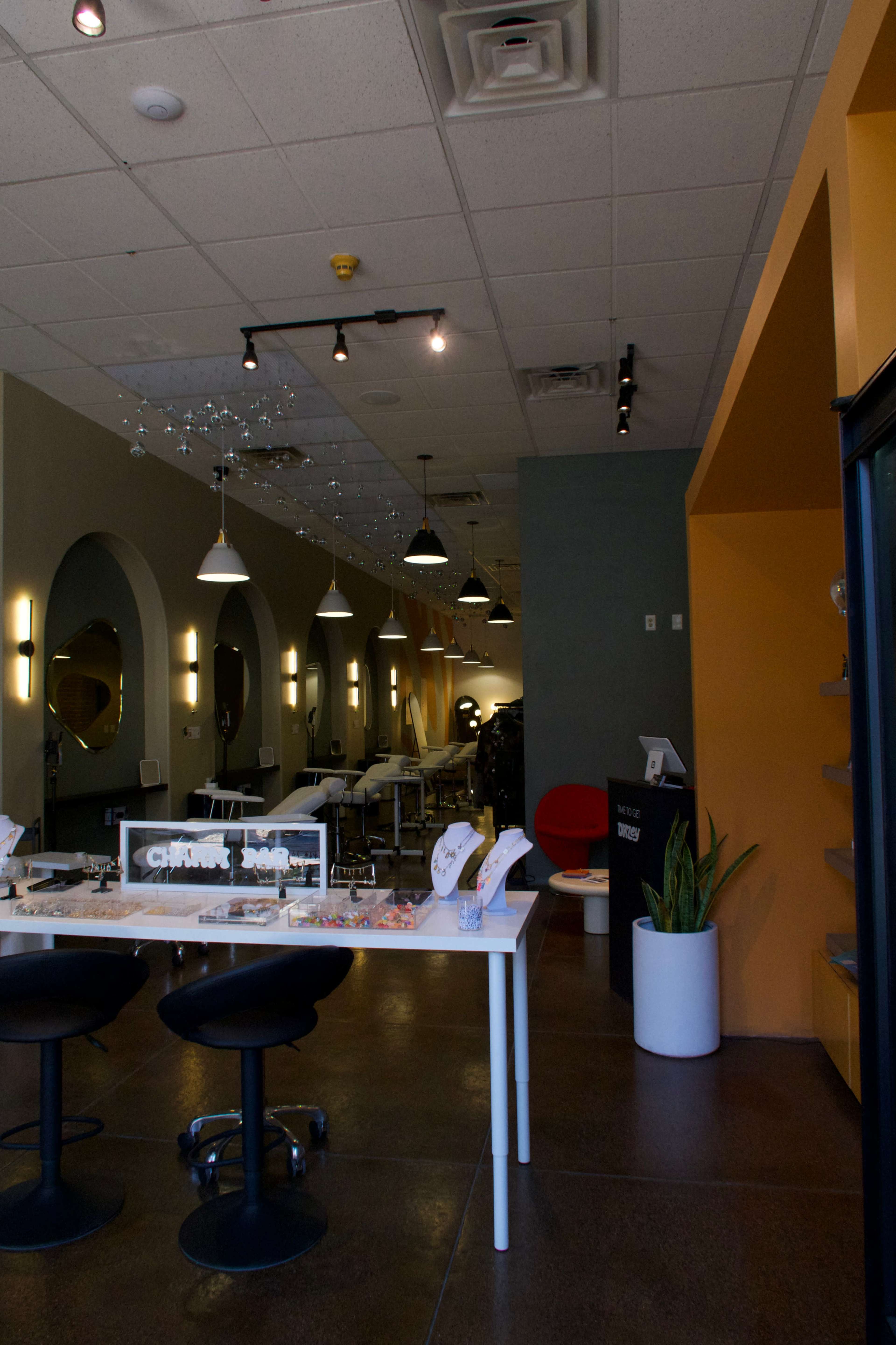Mill Avenue Beauty Studio with Exposed Brick & Creative Vibes Image in Tempe, Tempe, AZ