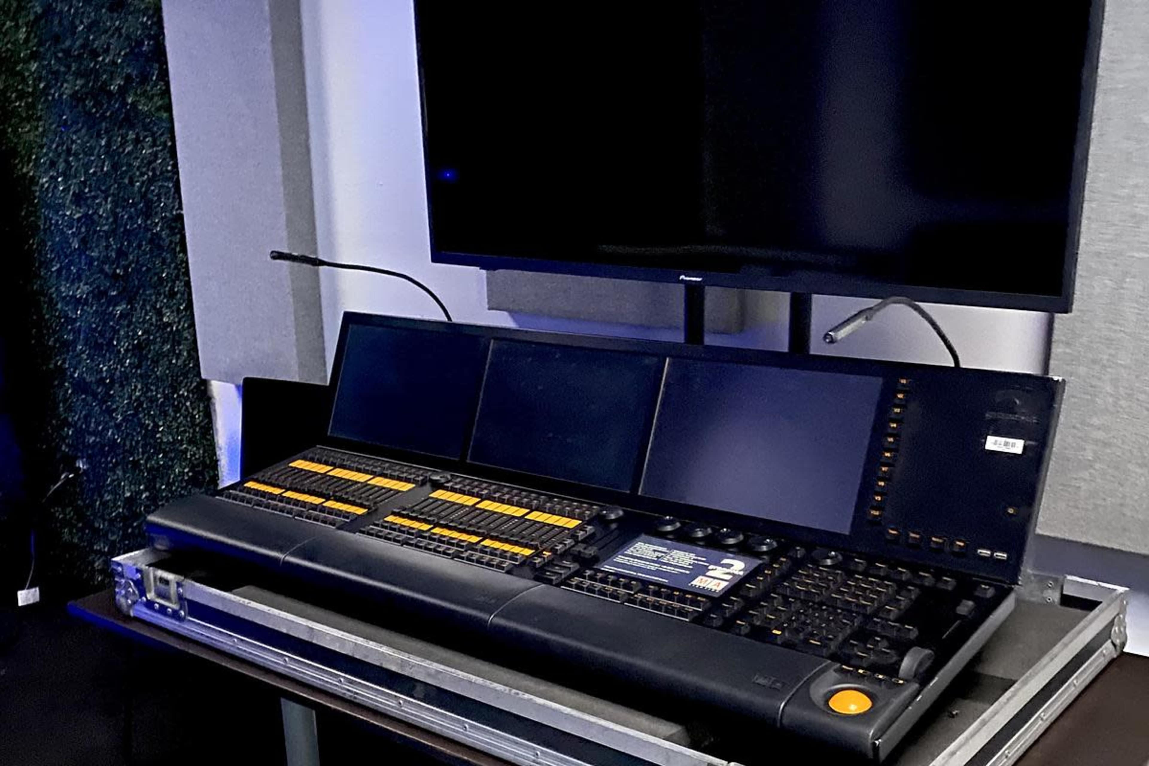 Previs Lighting Design and Recording Suite Image in Westlake, Los Angeles, CA