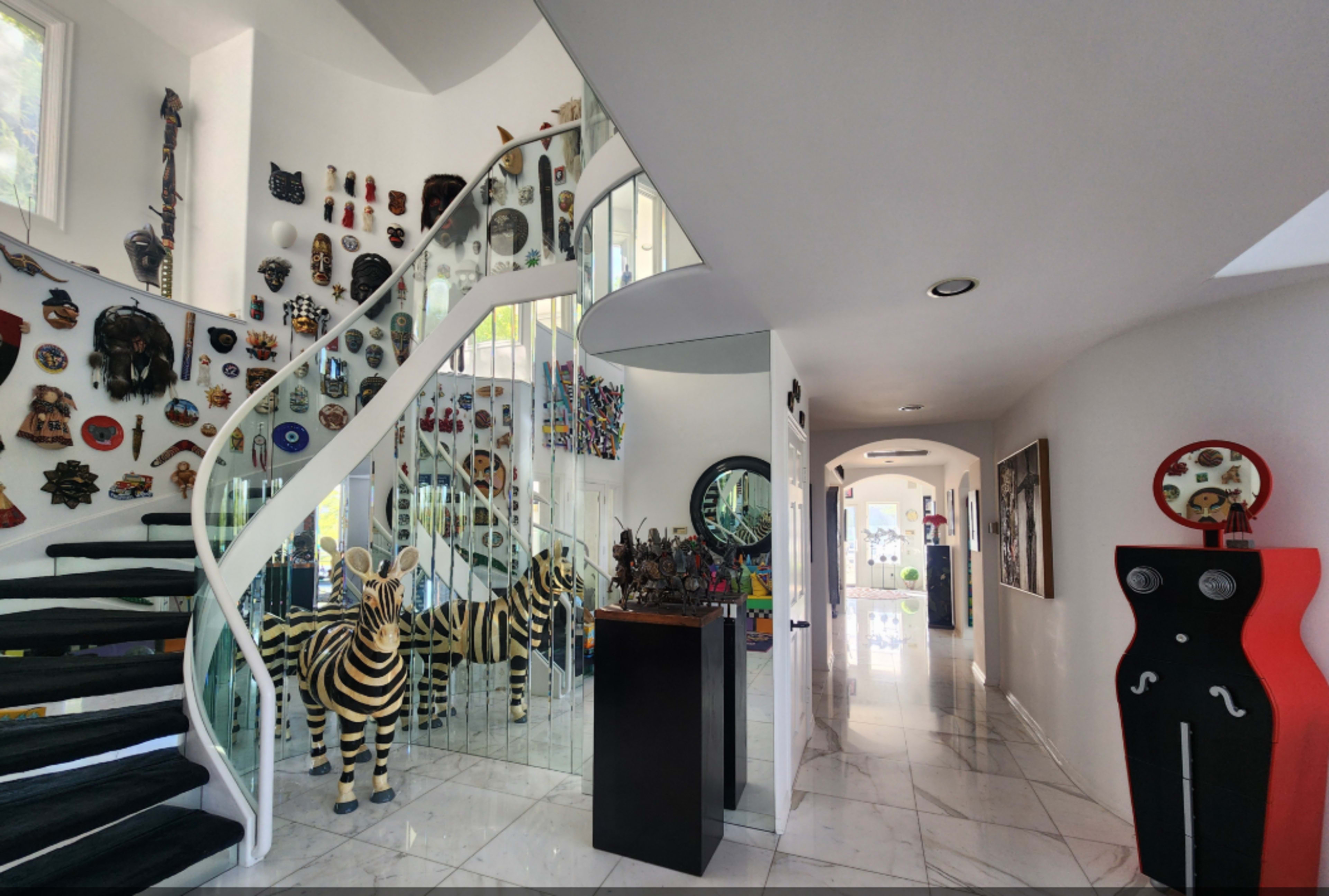 Unique, Sunny Home With Architectural Backyard, Infiniti Pool, Jacuzzi, Amazing Views Image in Tarzana, Tarzana, CA