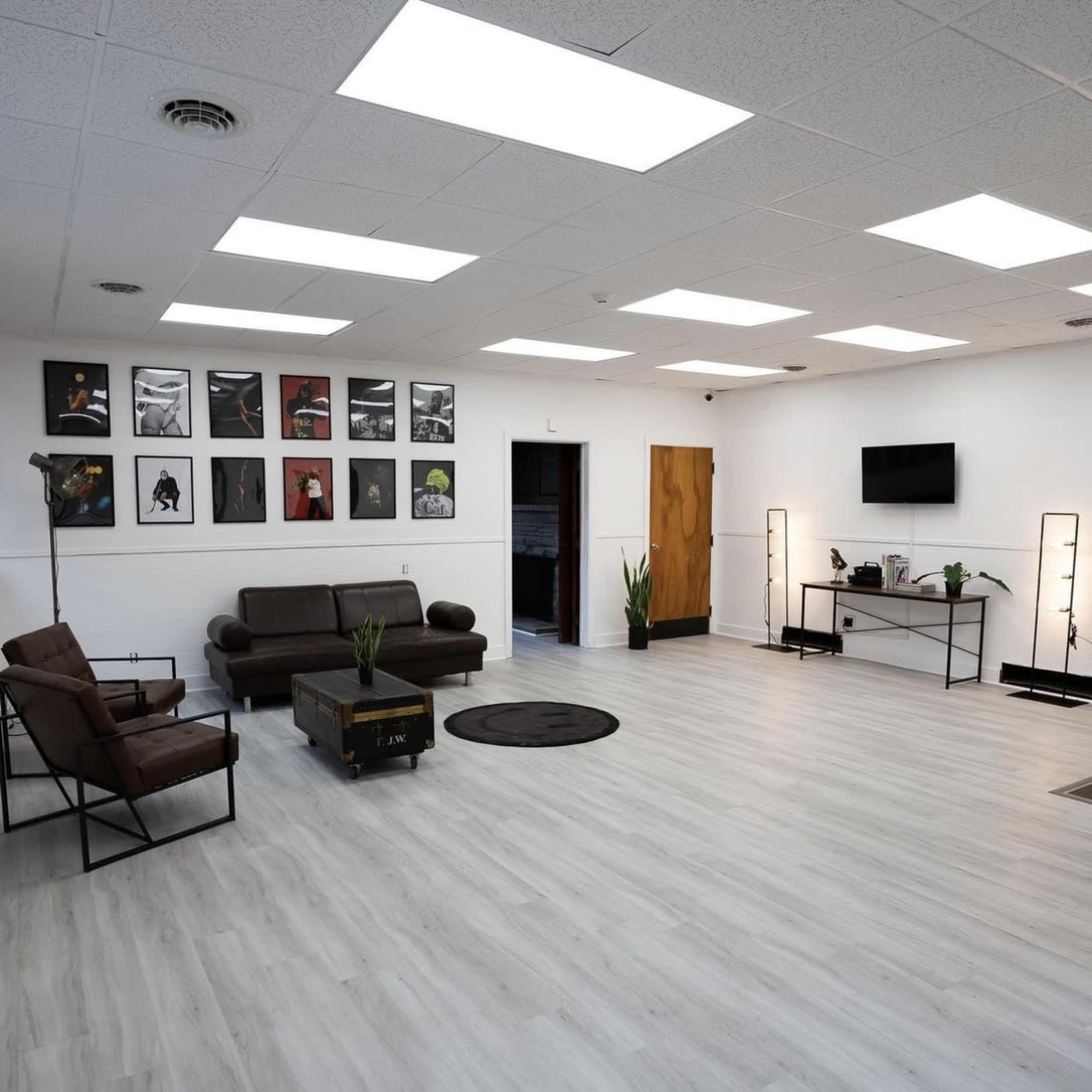 11,000 sq ft Studio Space with 40FT cyc wall Image in Grider, Buffalo, NY