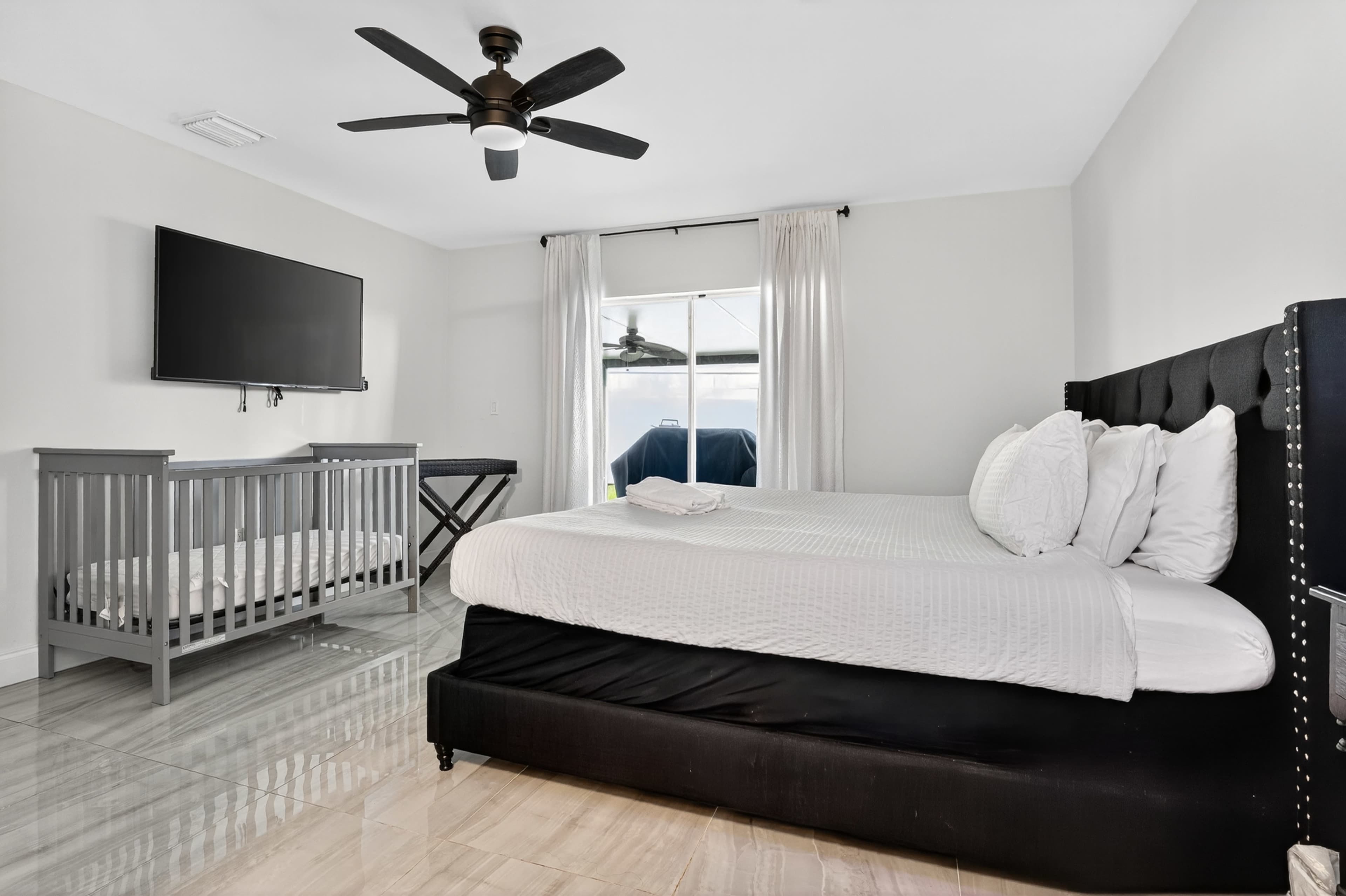 Spacious House for Birthdays, Parties, Quinces, Gatherings. Image in , miami gardens, FL