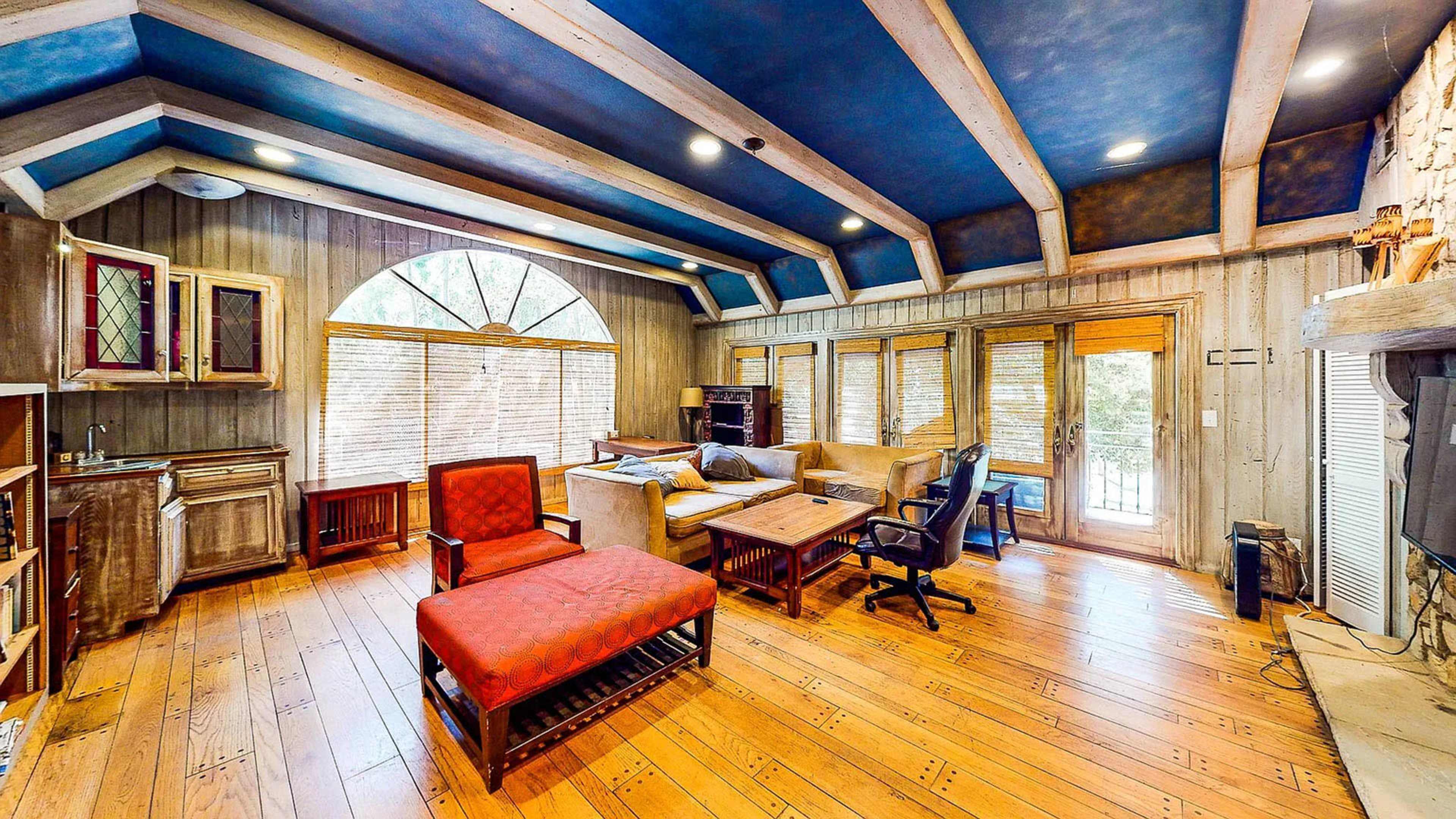 TUSCAN VILLA ESTATE Image in Santa Susana, Simi Valley, CA