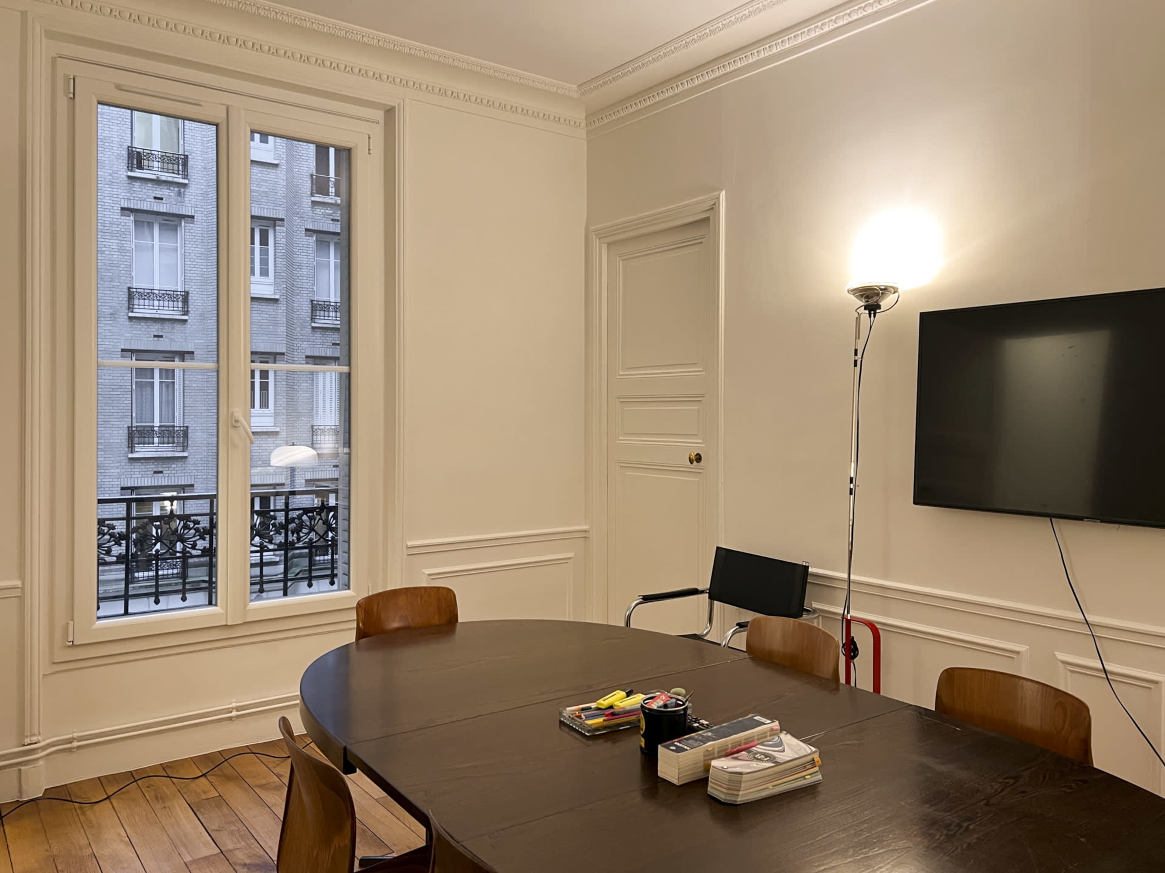 Bureaux dans appartement haussmannien Image dans Arts-et-Métiers, Paris, 