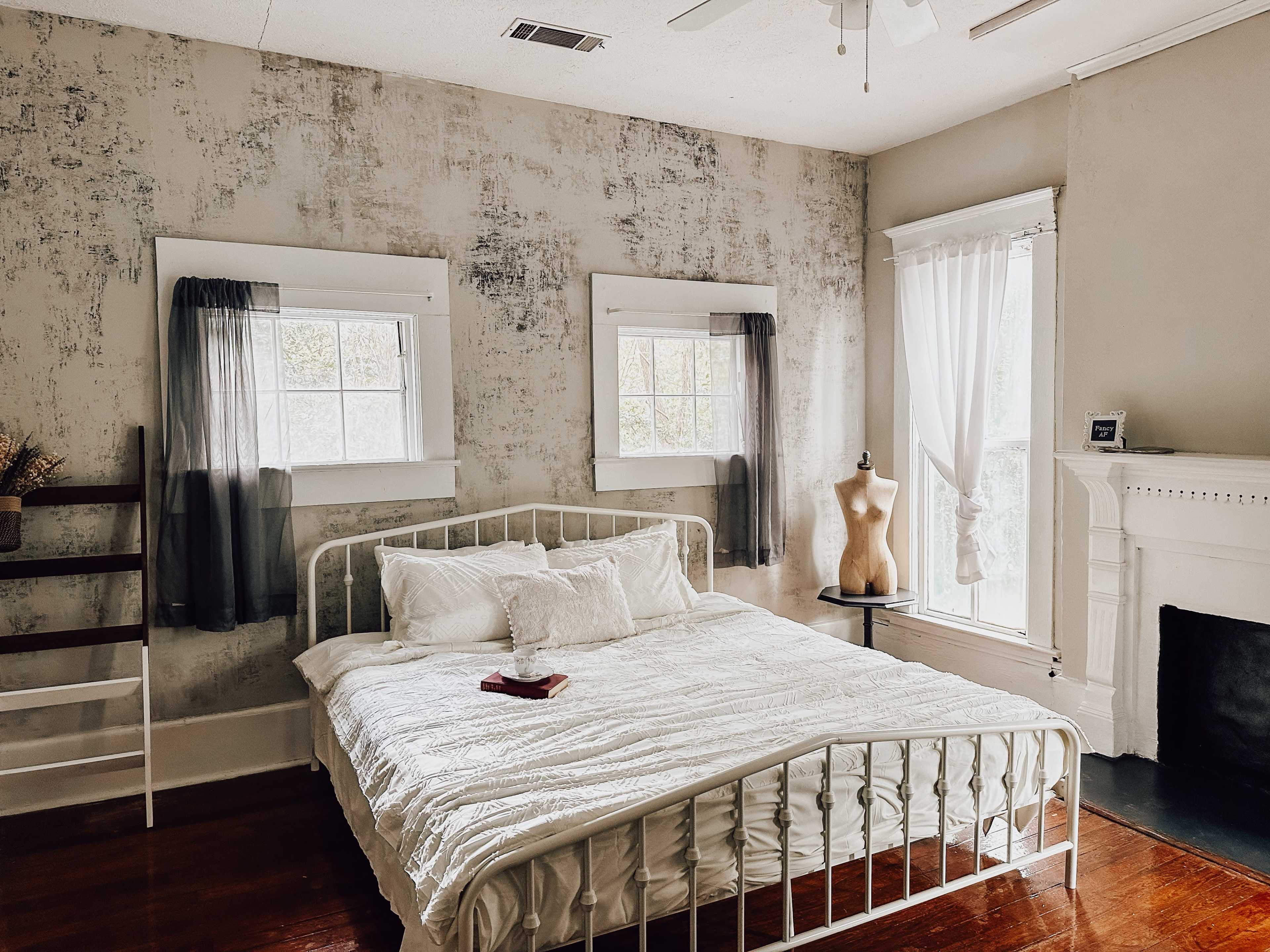Vintage French Style Apartment Studio Image in Westchester Hills/Chelsea Heights, Decatur, GA