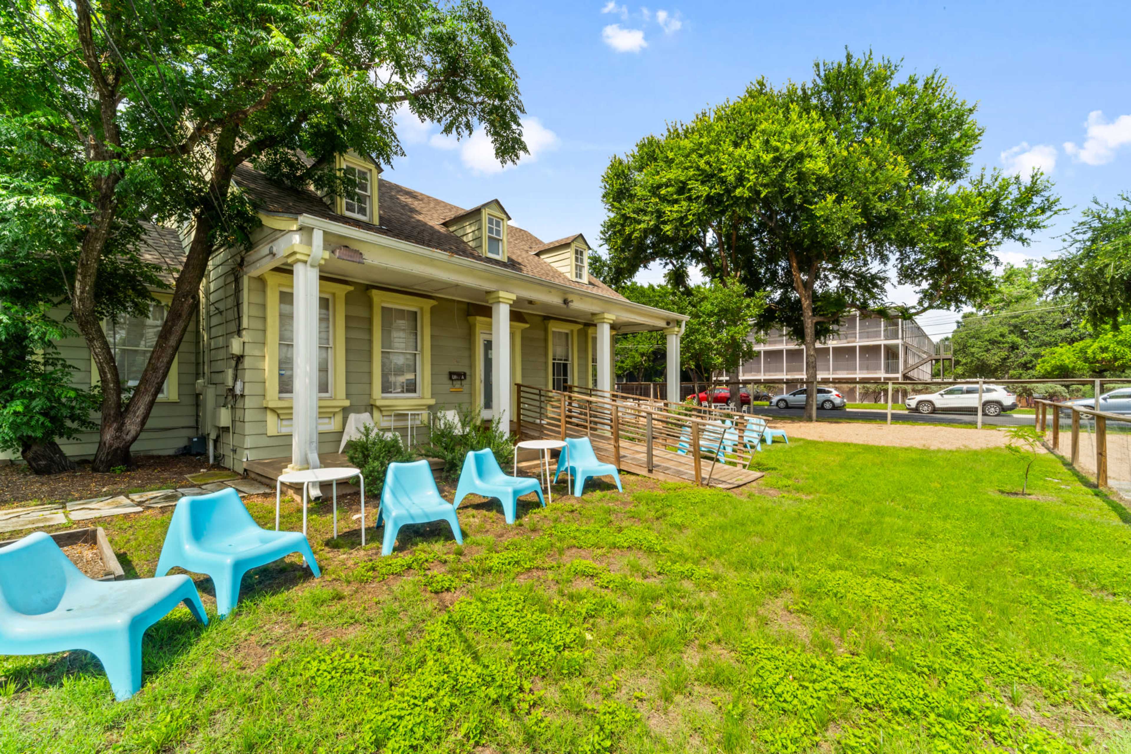 Eastside Gem - Interior + Exterior Spaces - Lots of Flexibility Image in Cherrywood, Austin, TX