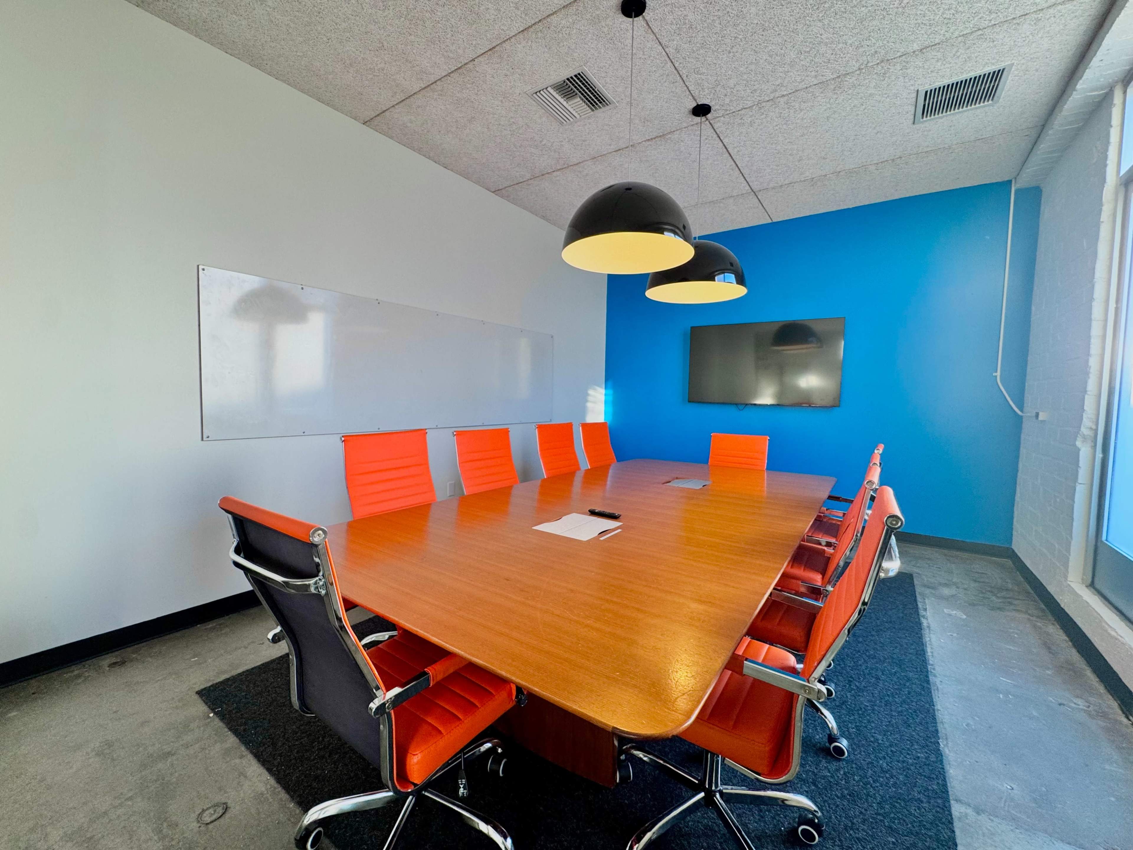 Downtown Santa Monica Medium Meeting Room Image in Downtown, Santa Monica, CA