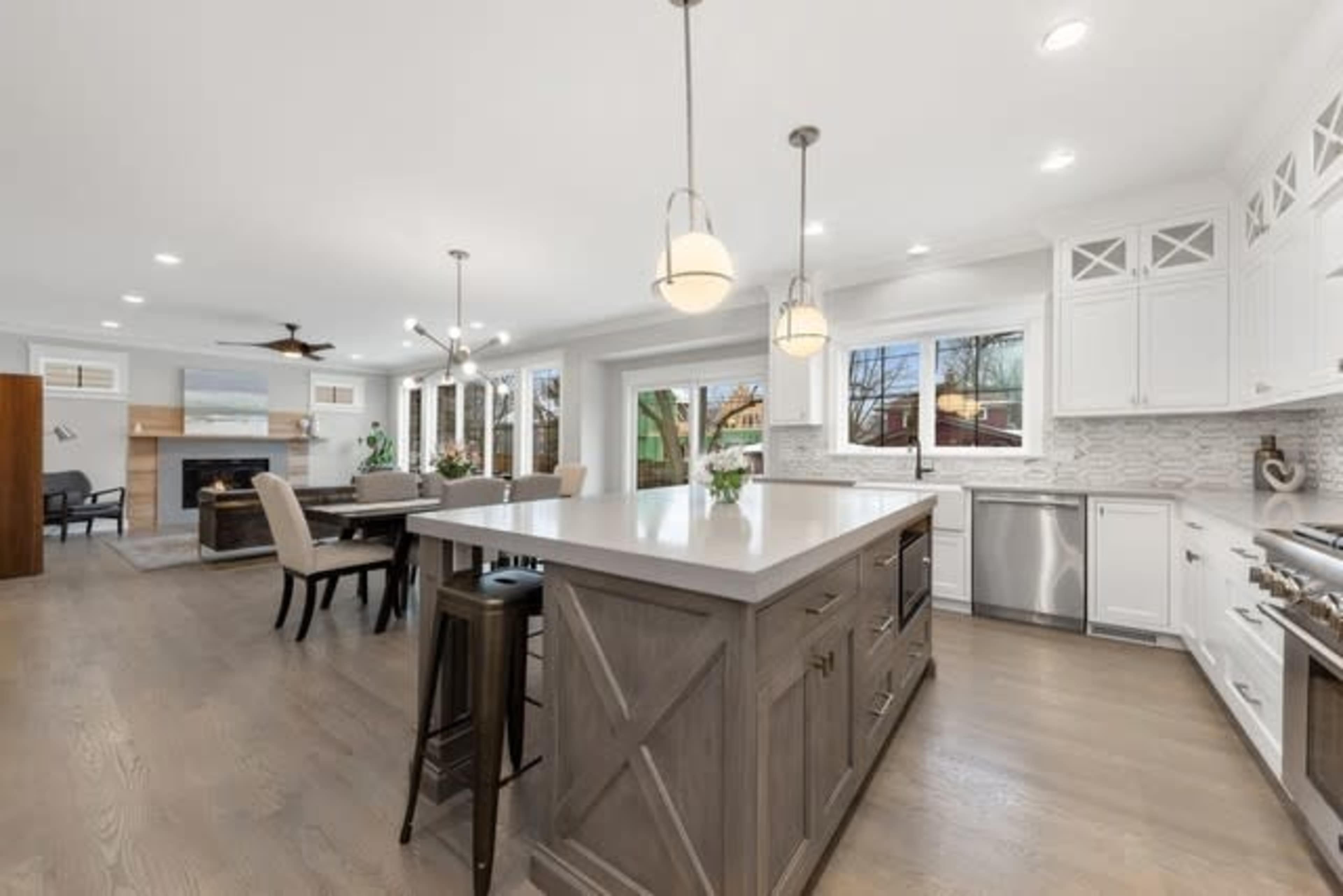 Single Family Home in Downers Grove Image in Downers Grove Township, Downers Grove, IL