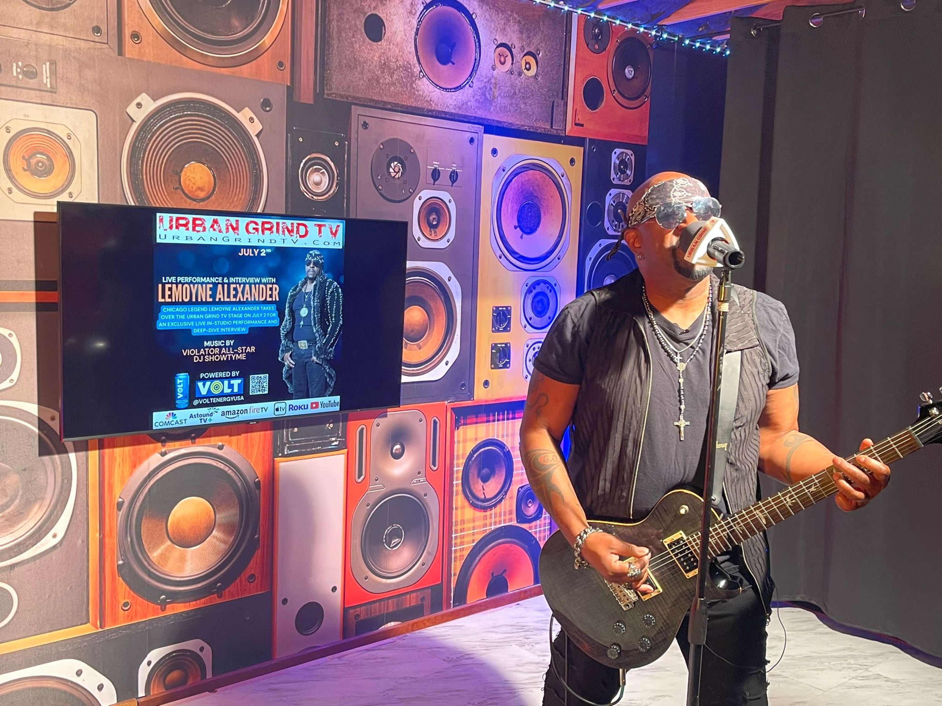 Professional TV Set, Podcast Studio, Photo Studio, Audio Recording Studio & Meeting Space! Image in Proviso Township, Forest Park, IL