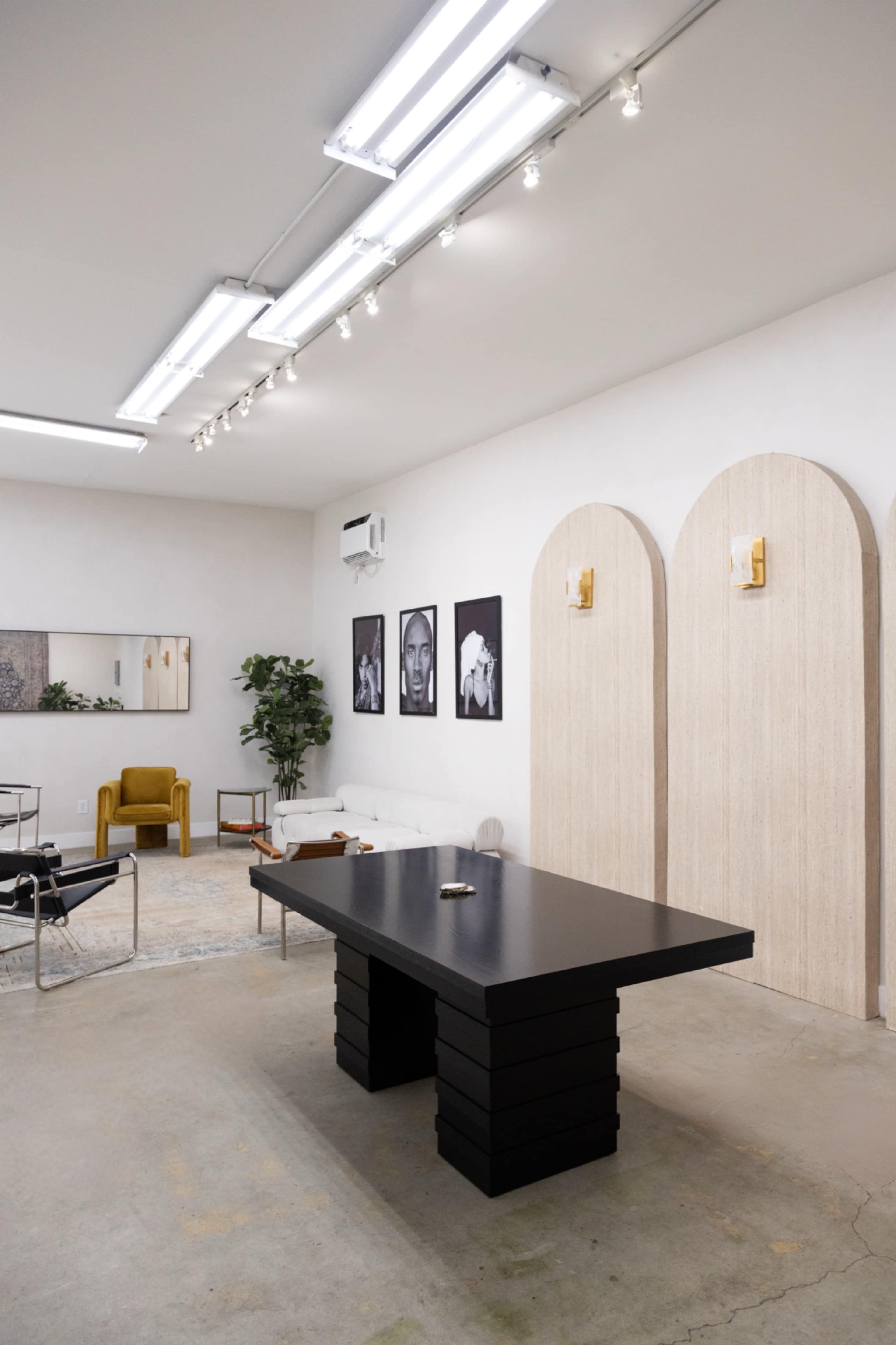 PRIVATE Beverly Hills/ West Hollywood Cyc Wall Production & Event Studio - FREE PRIVATE GROUND FLOOR PARKING Image in Beverly Grove, Los Angeles, CA