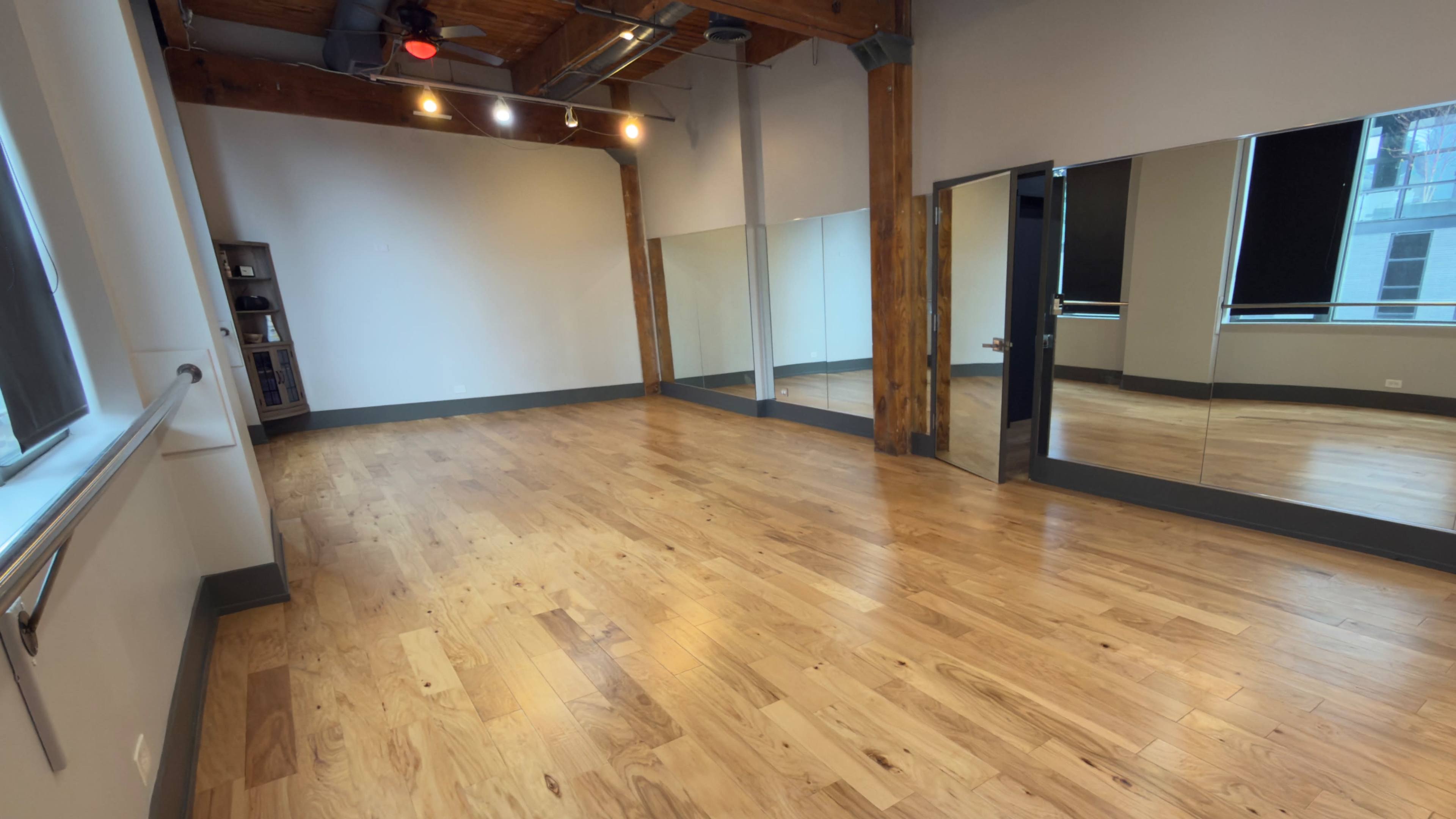 Spacious Downtown Dance Studio Image in Near North Side, Chicago, IL