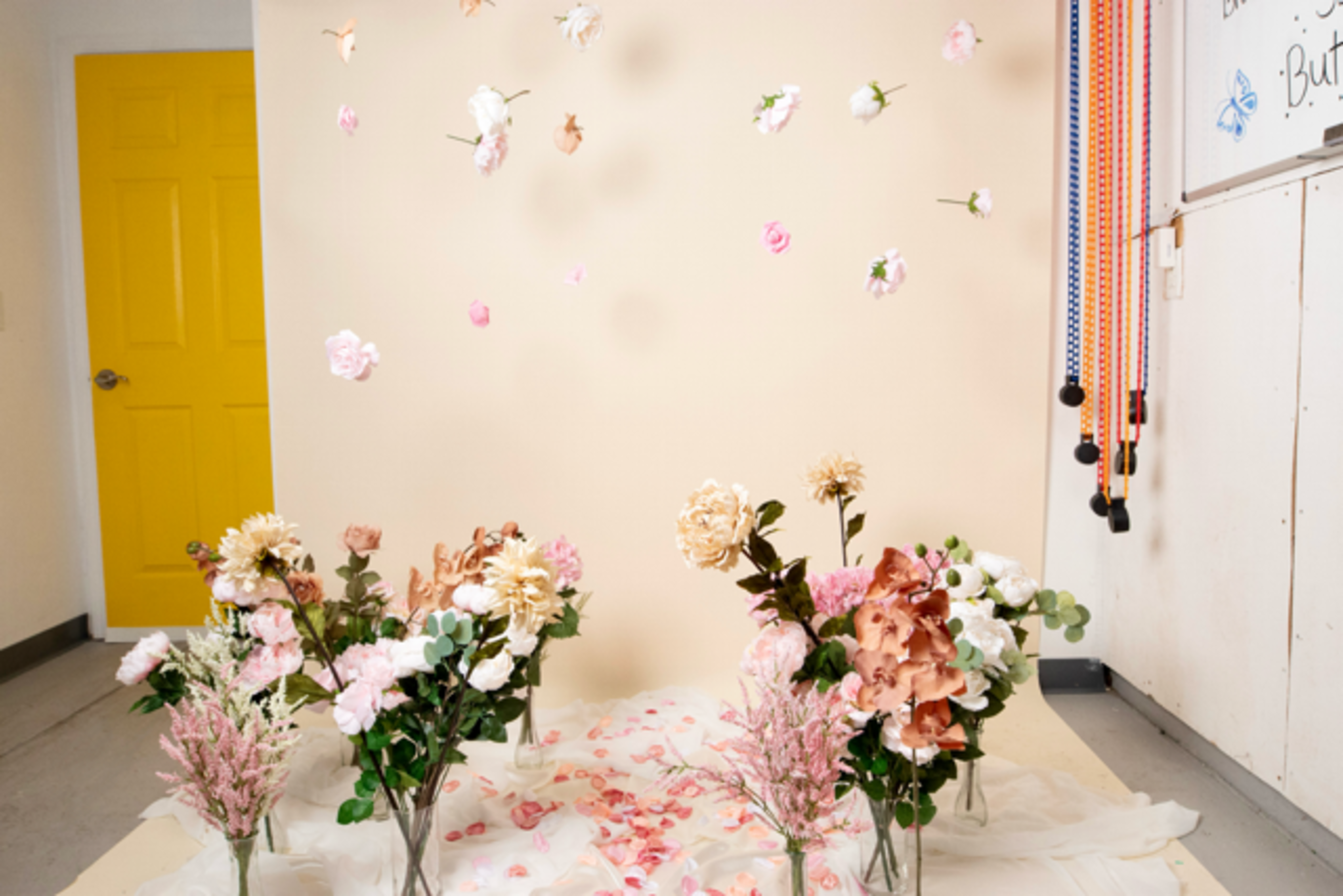 Your Creative Space Away from home: Photoshoots, Self-Tapes, Video shoots, Yoga, Content Creators, Branding, Meetings,& More Image in Elk Grove, elk grove, CA