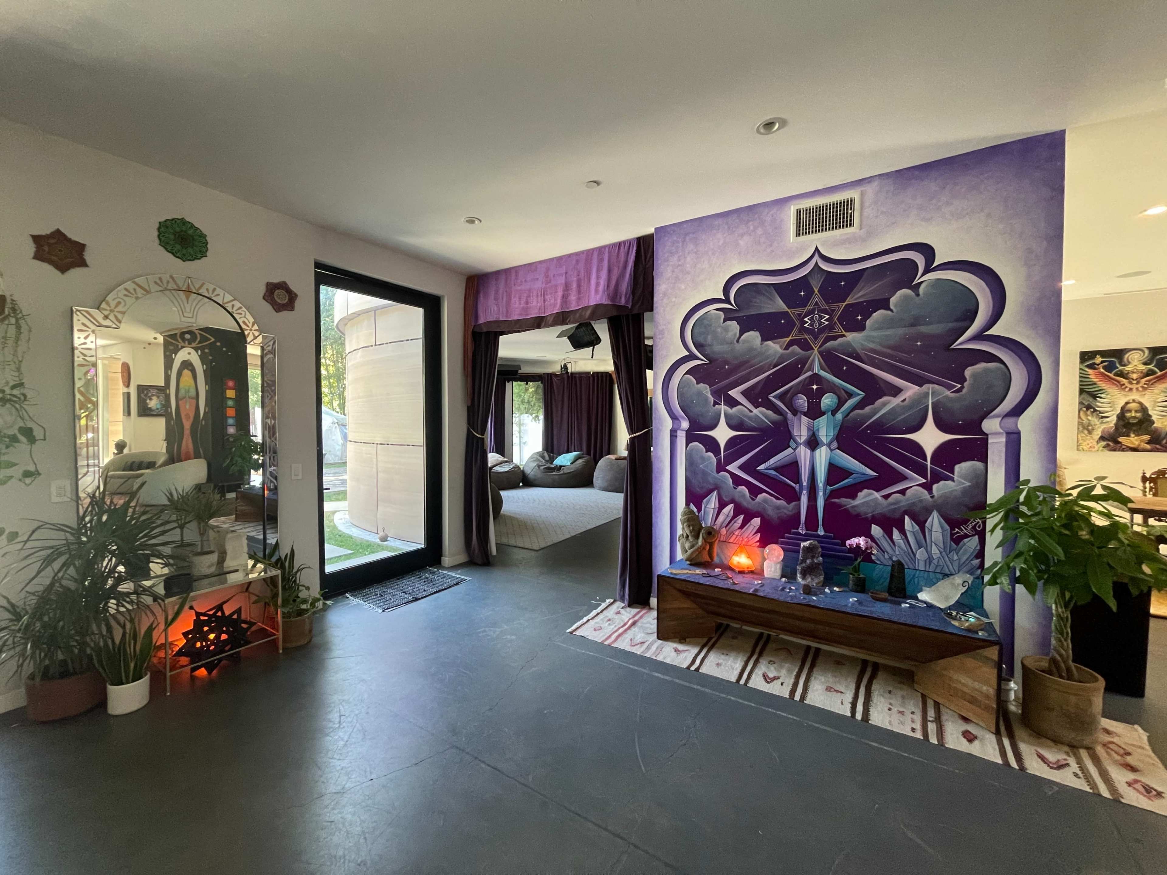 Enchanting Mystic Manor: Ideal Venice Event Venue for Gatherings & Workshops - Experience Artistic Elegance in LA Image in Venice, Venice, CA