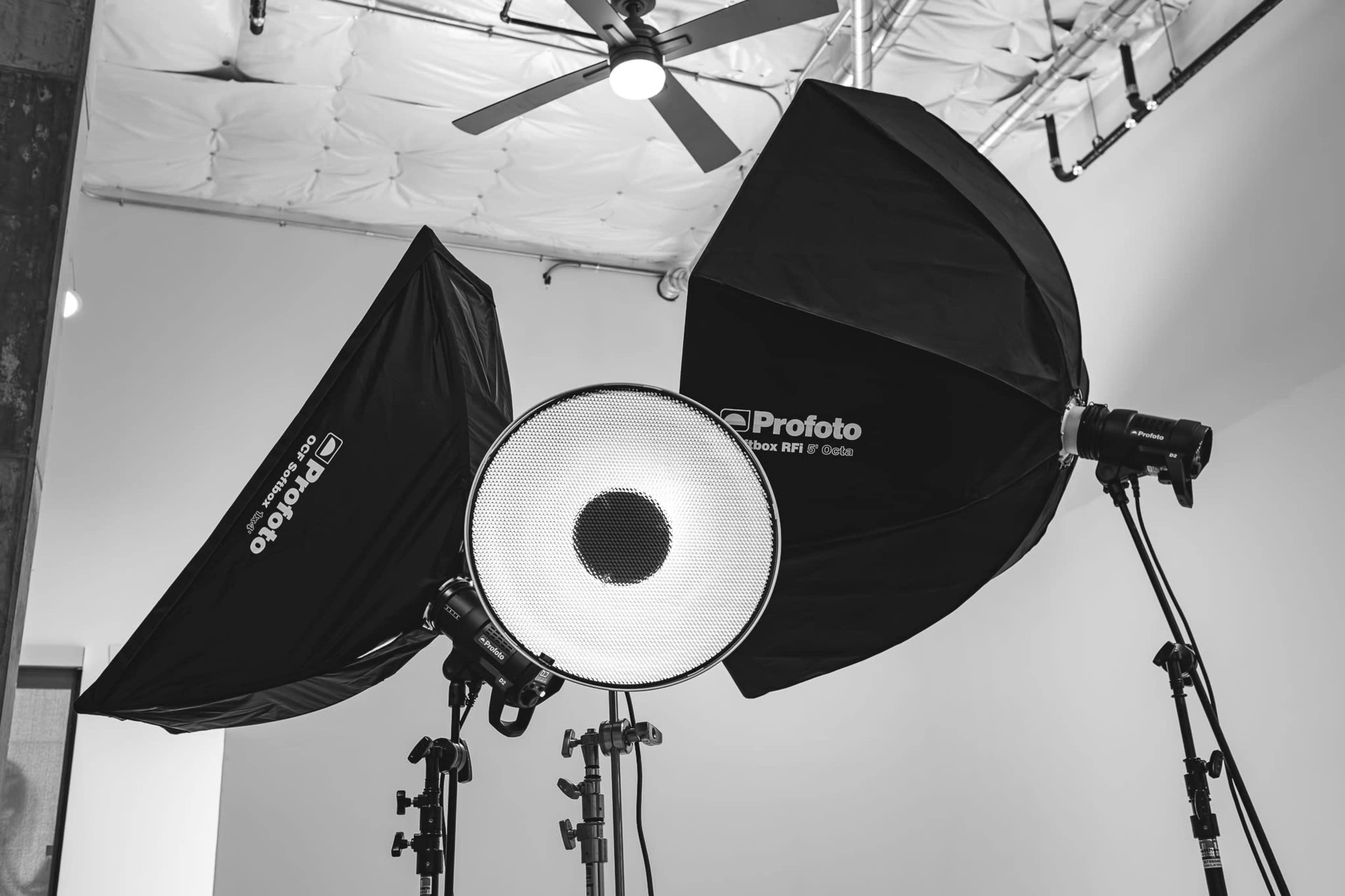1500 SQFT State-Of-The-Art Photography Studio in the Heart of Las Vegas – Fully Equipped on Fremont Street!! Image in Downtown Las Vegas, Las Vegas, NV
