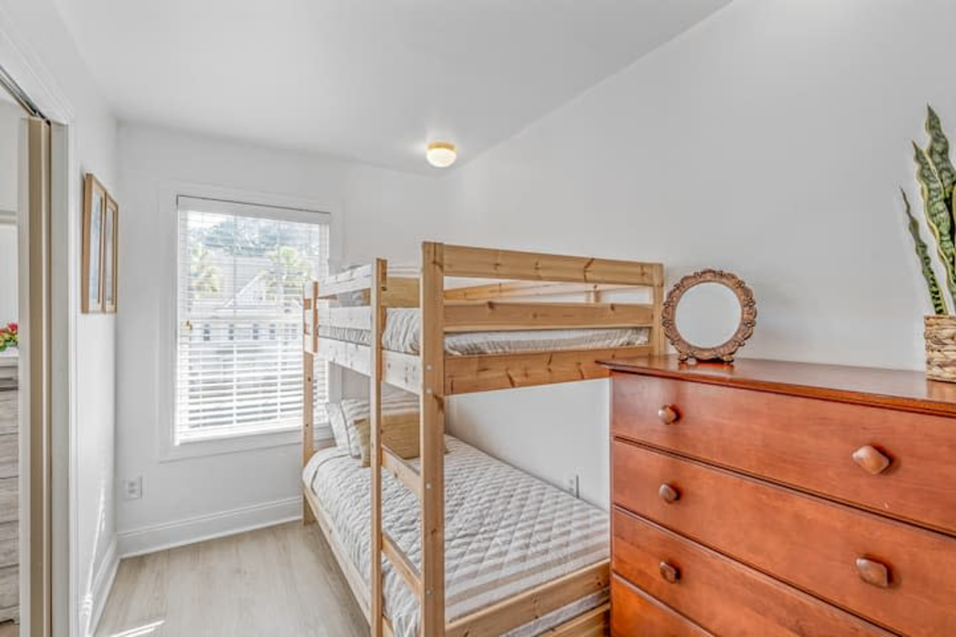 Stylish Comfort Waterfront Oasis - Spacious Patio with Sunset Views & Natural Light Image in North Charleston, North Charleston, SC