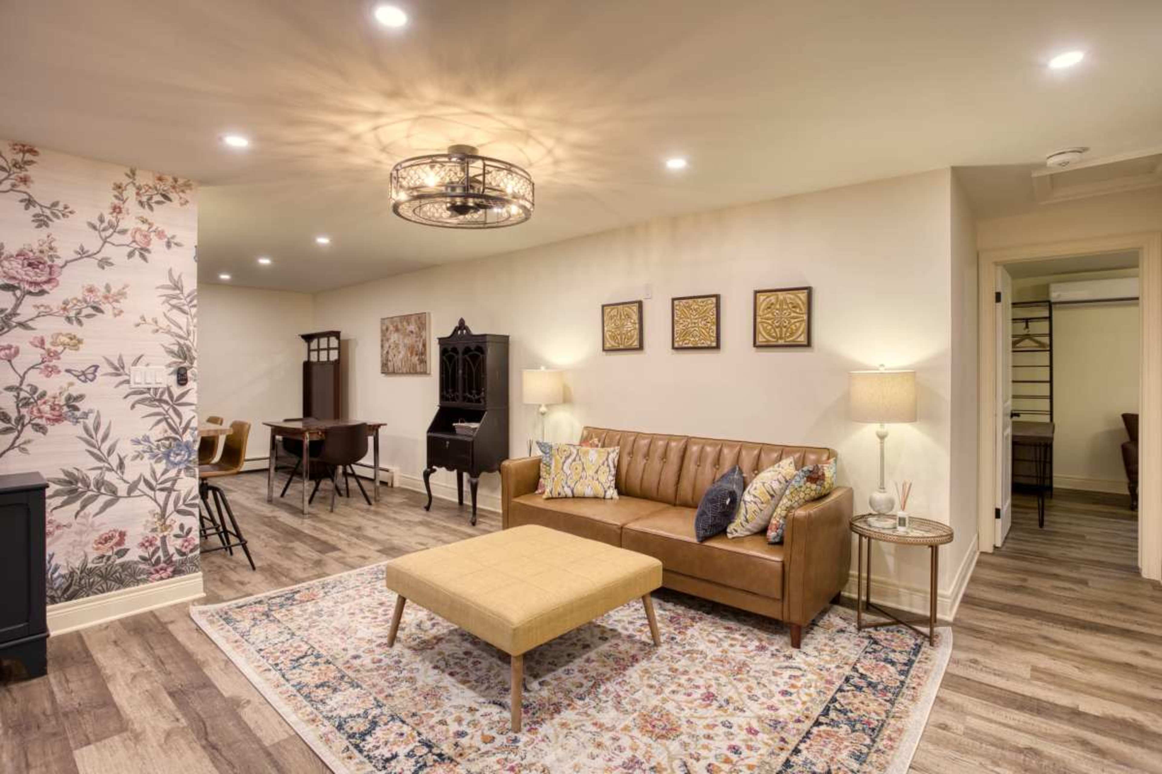 Rustic and Elegant 2BR Apartment in the Countryside of Niagara Benchlands Winery Region Image in Campden, Campden, ON