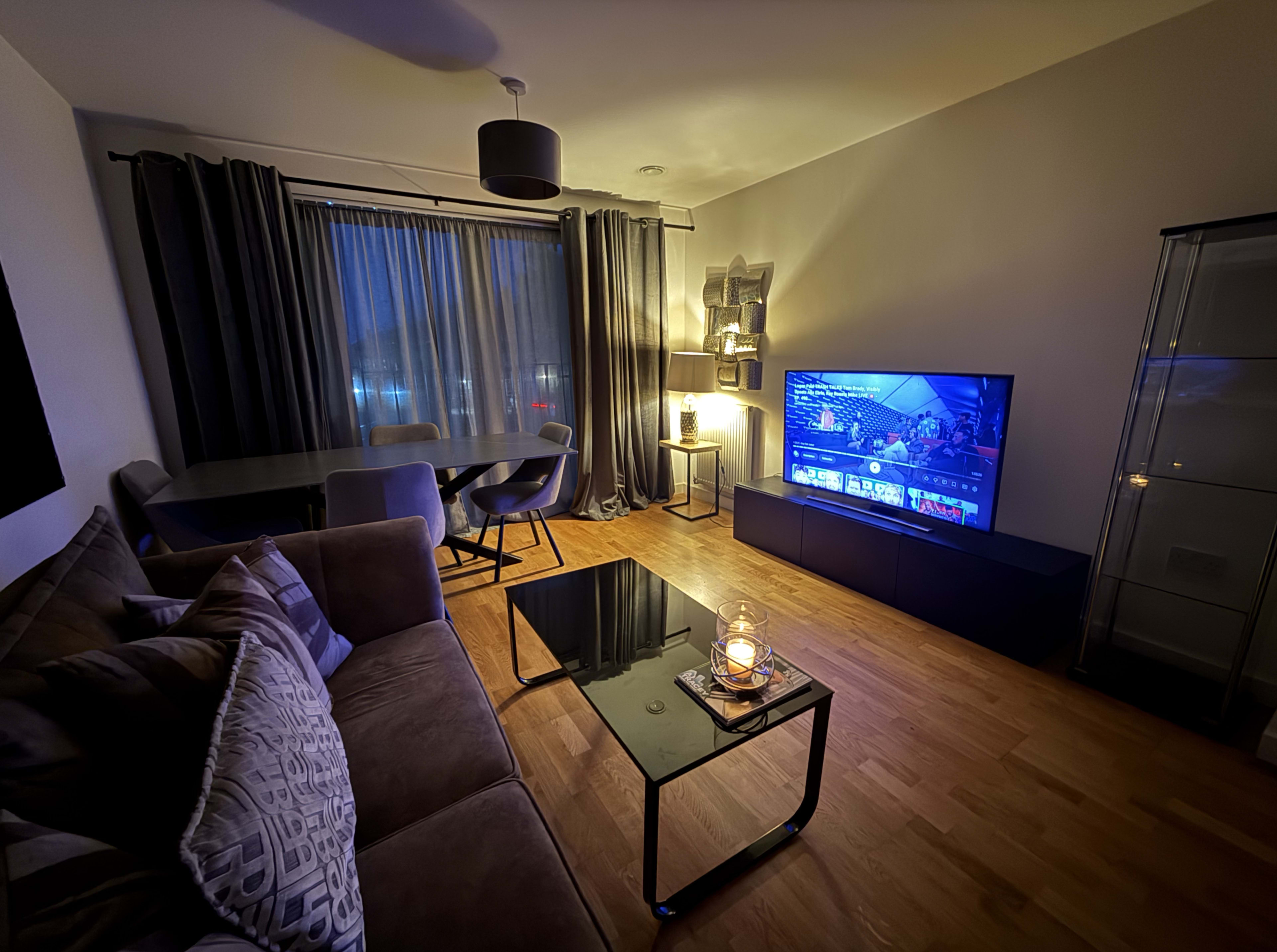 Modern Podcast & Content Studio Near London with Lighting & Backdrop Image in Slough, Slough, ENG