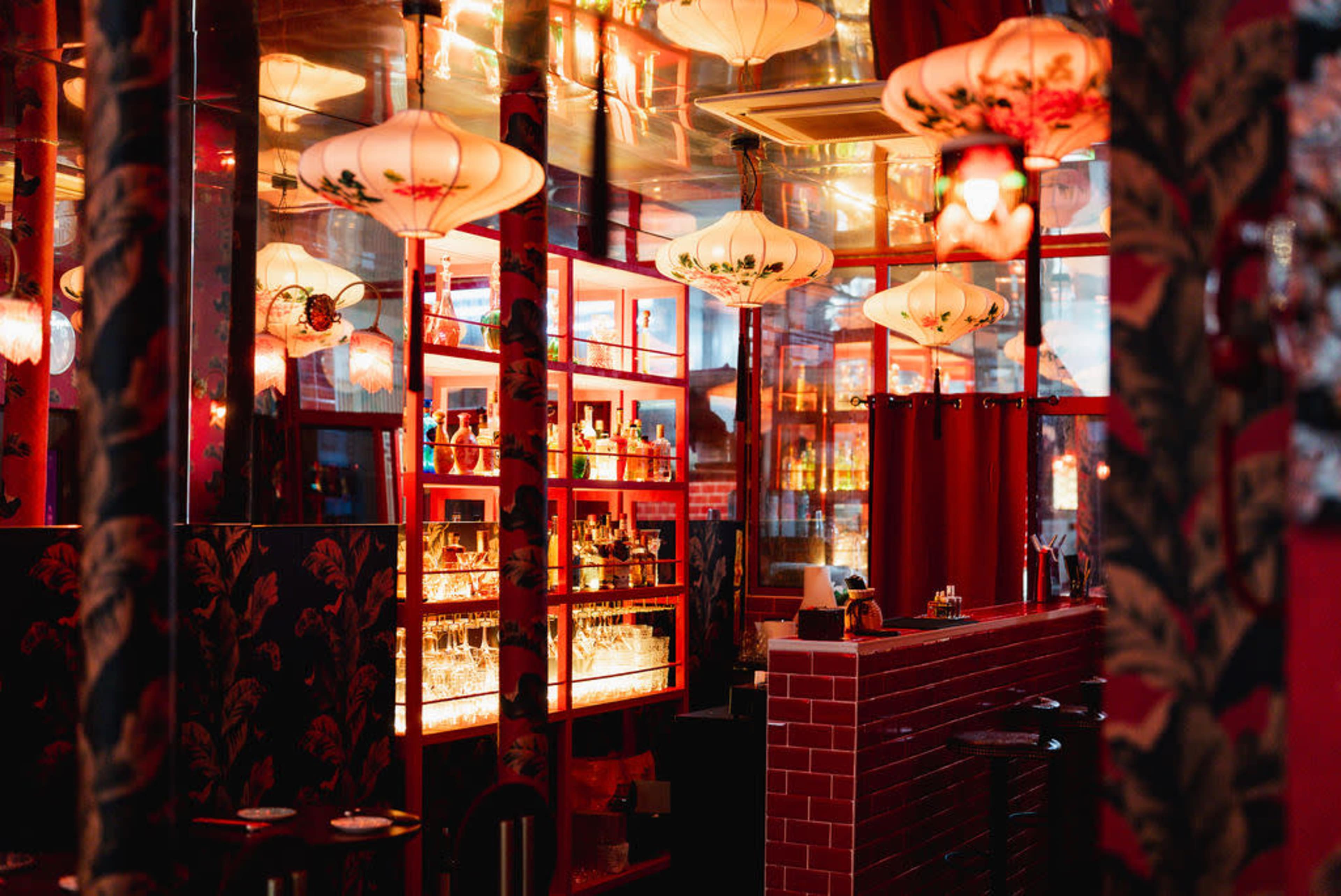 Bar à cocktail Chinois Image in Porte-Saint-Martin, Paris, 