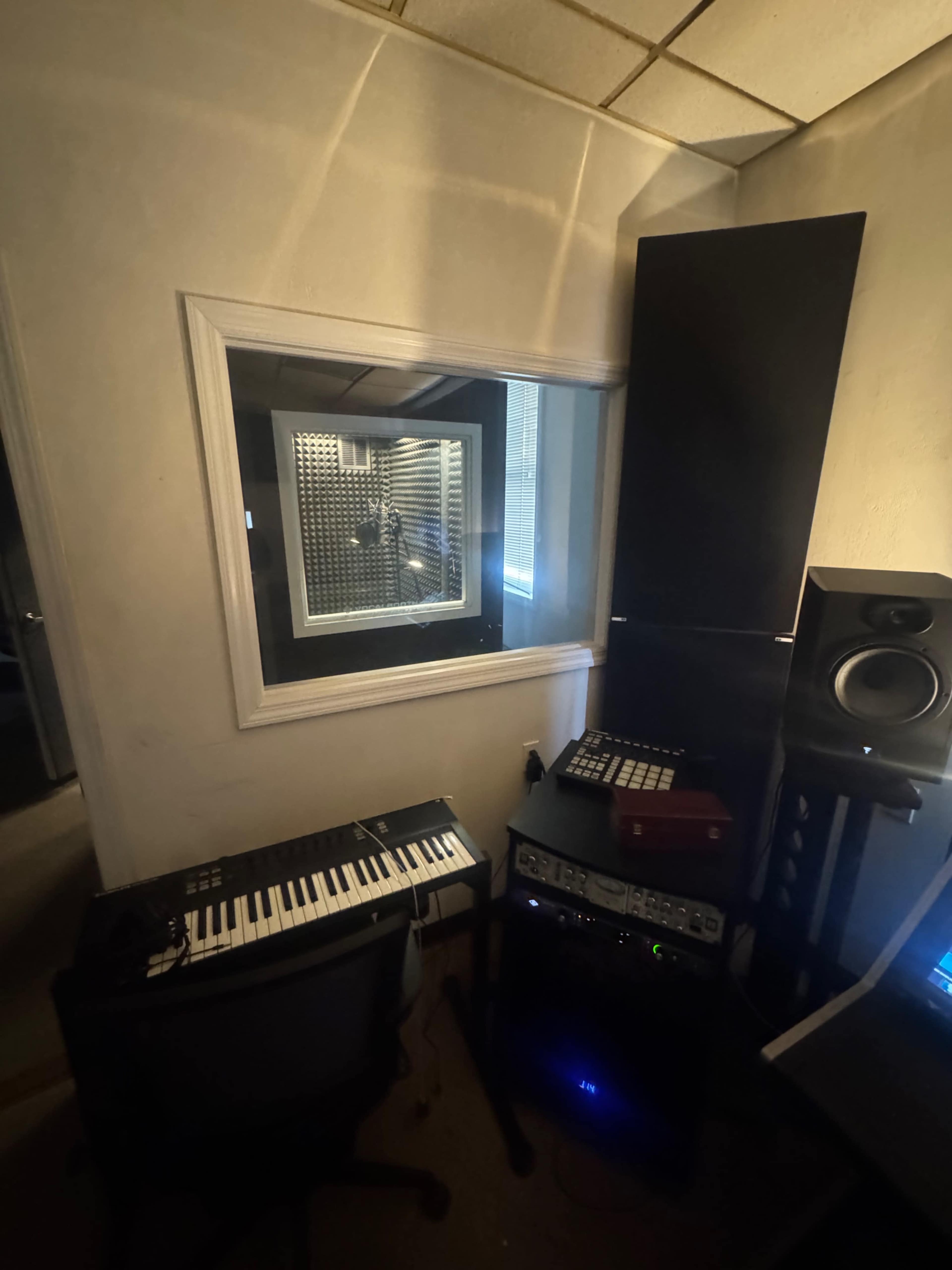 INDUSTRIAL STUDIO Image in Hempstead, Oceanside, NY