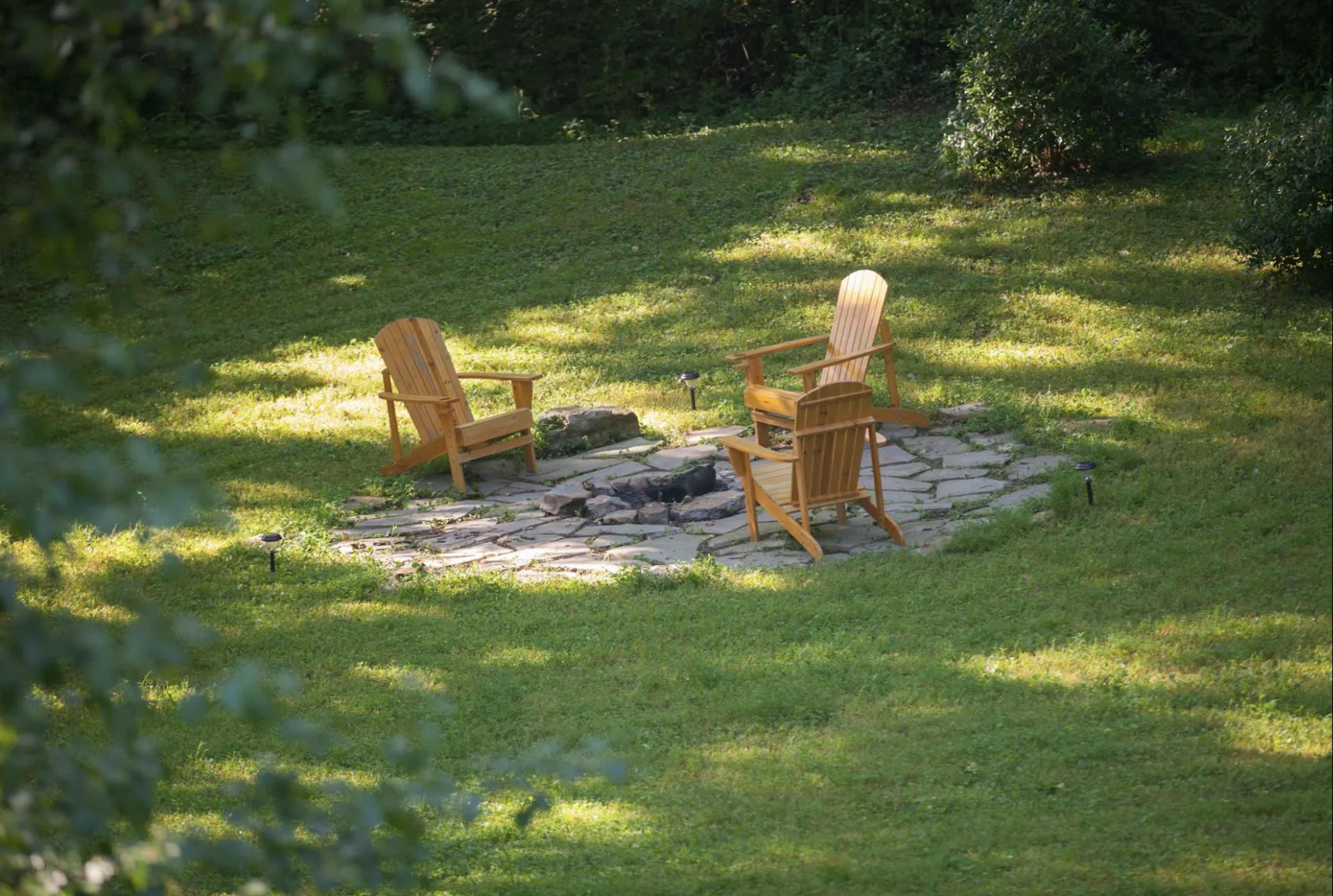 Large, private yard with private suite and deck 10 minutes from downtown Nasvhille Image in Glencliff, Nashville, TN