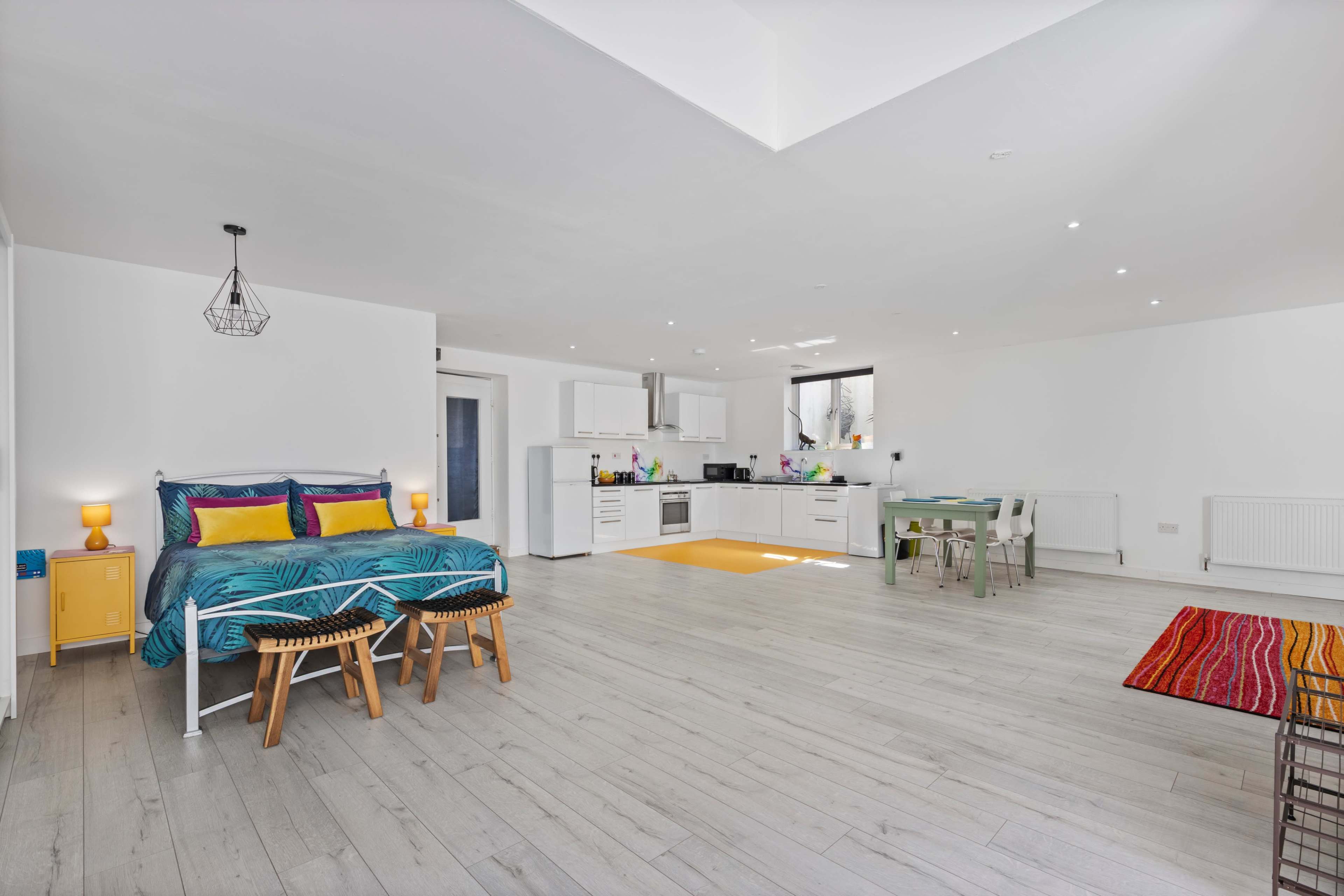 Cemetery Lodge (detached) with Large Basement Image in Hammersmith, London, ENG