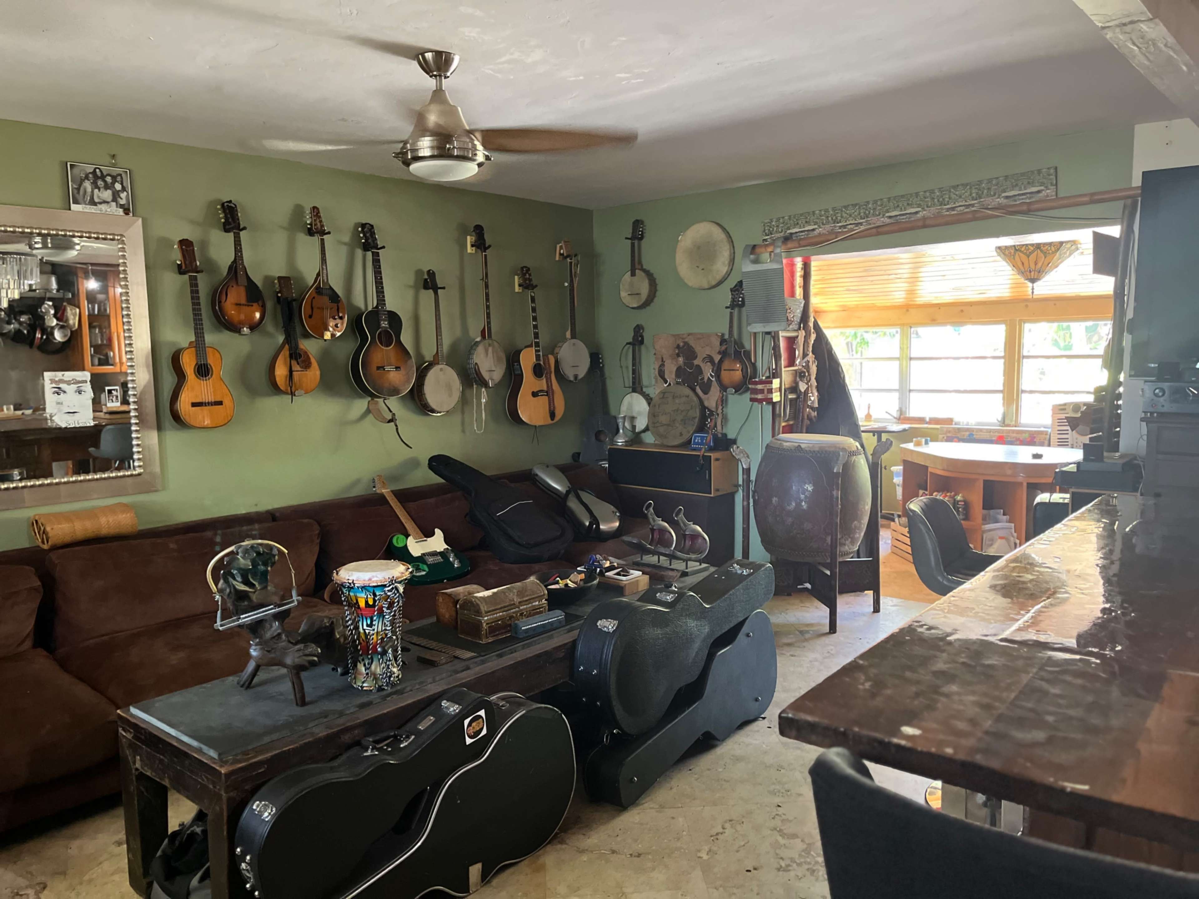 Home recording/reheasal studio and performance space Image in Ives Estates, Mismi, FL