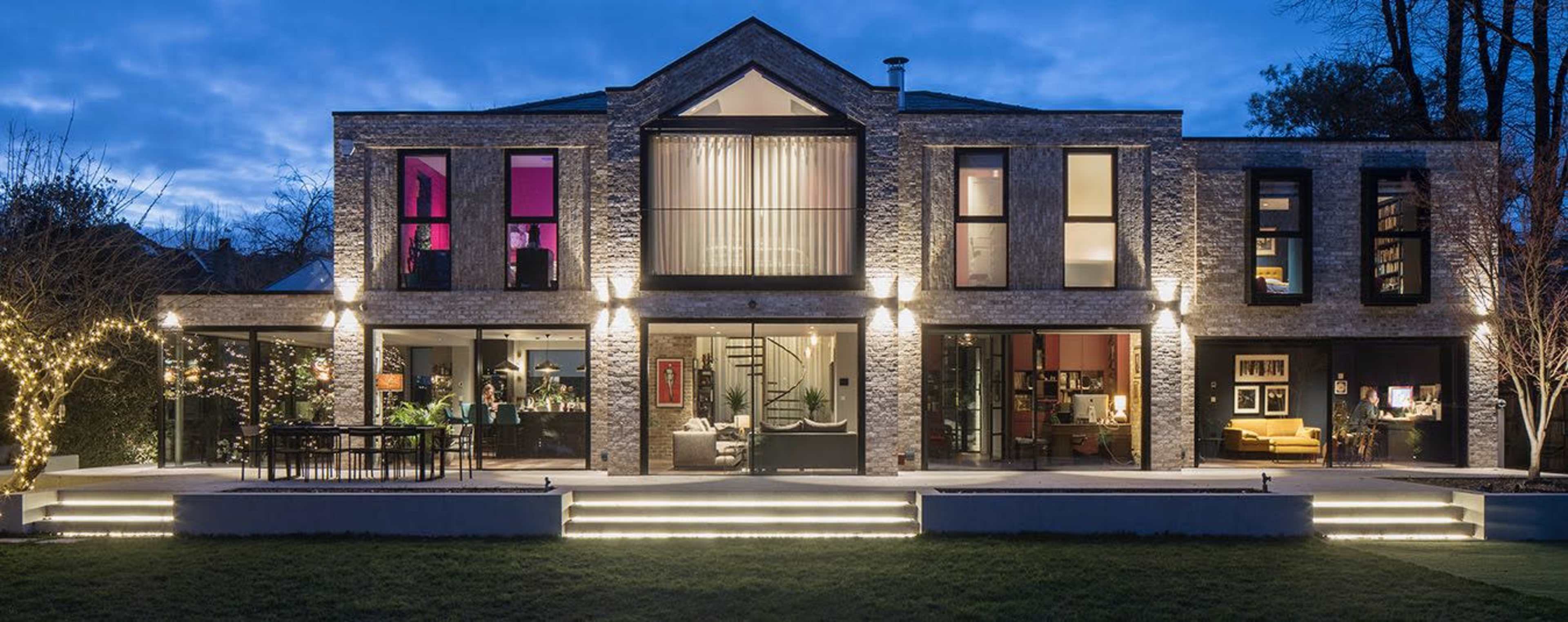 Open-plan modern house on 5 an acre with Shooting Studio and private parking Image in Kew, Richmond, ENG