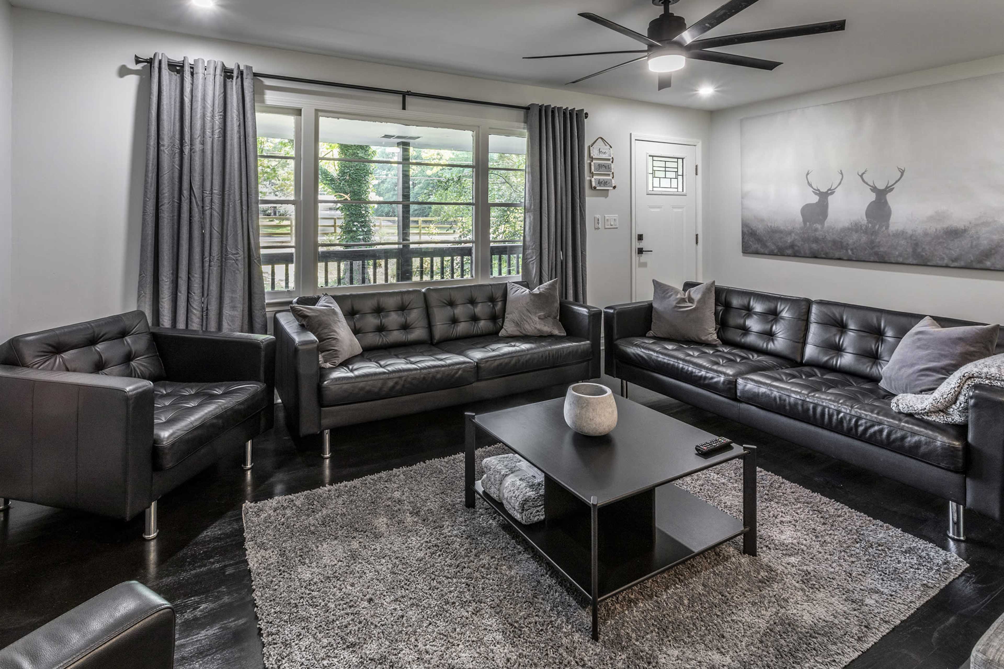 7 Acre Farmhouse Retreat w/ Reiki, Massage, Acupuncture, Pod Cast, Etc Offices Available! Image in Cliftondale, South Fulton, GA