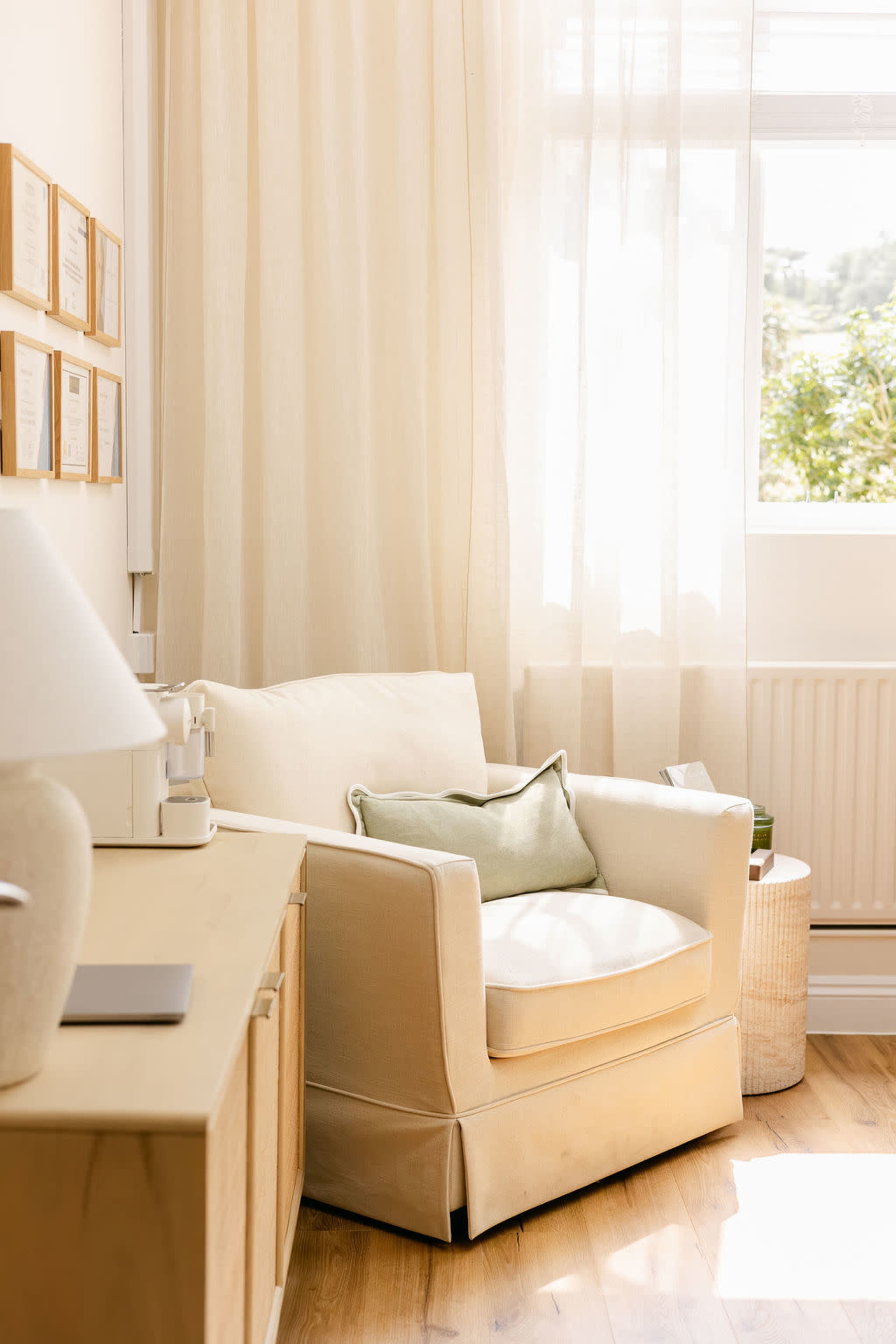 Luxe Content Creation Studio & Outdoor Shoot Options in Essex Image in Upshire, Waltham Abbey, ENG