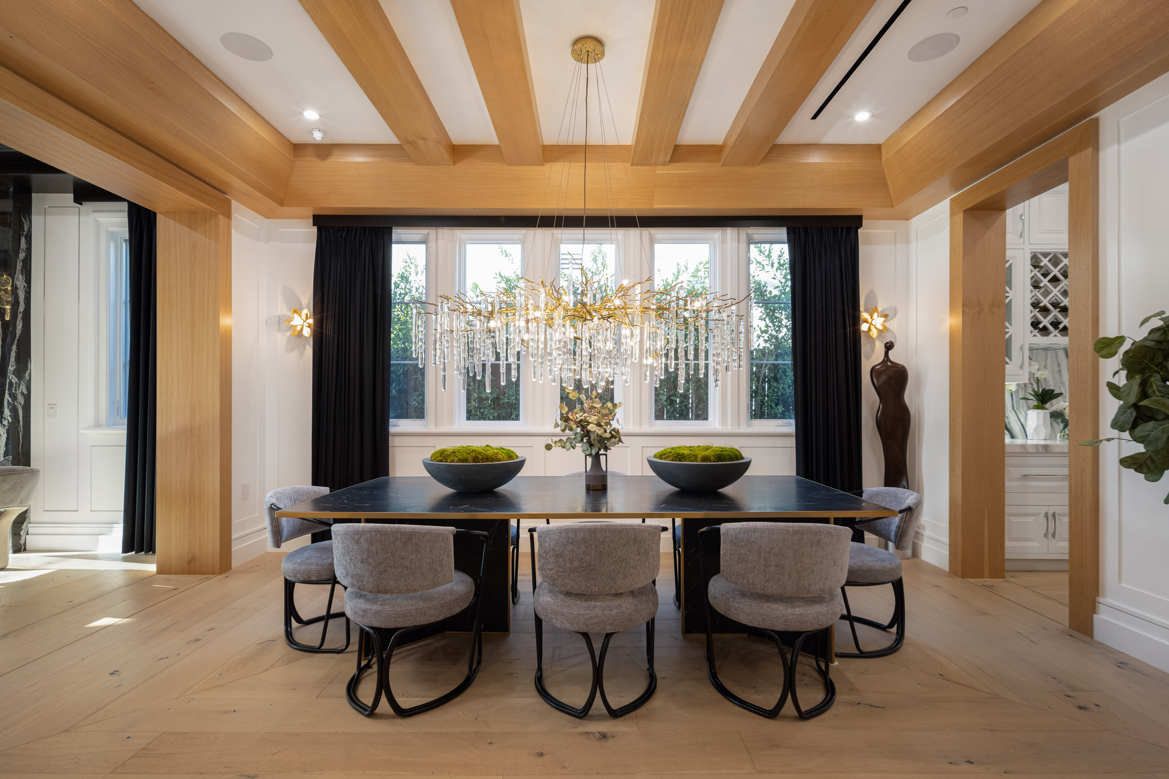 GARDNER GLAM NOIR ESTATE/ POOL/ GOLD/ DRAMA Image in Central LA, Los Angeles, CA