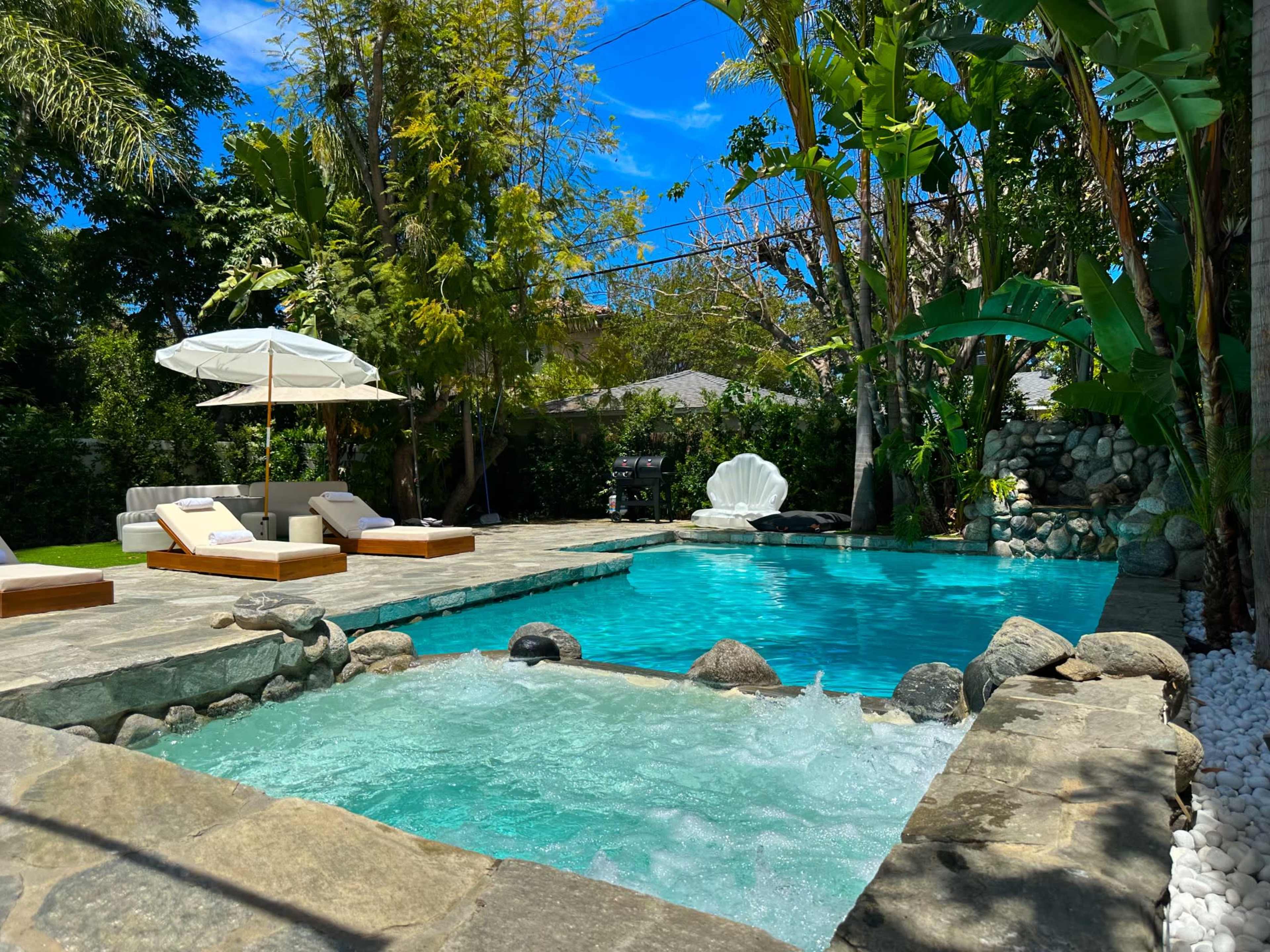 🔥 La Saltwater Pool & Spa | Free Heat | Night Swim | Resort Style Image in Sherman Oaks, sherman oaks, CA