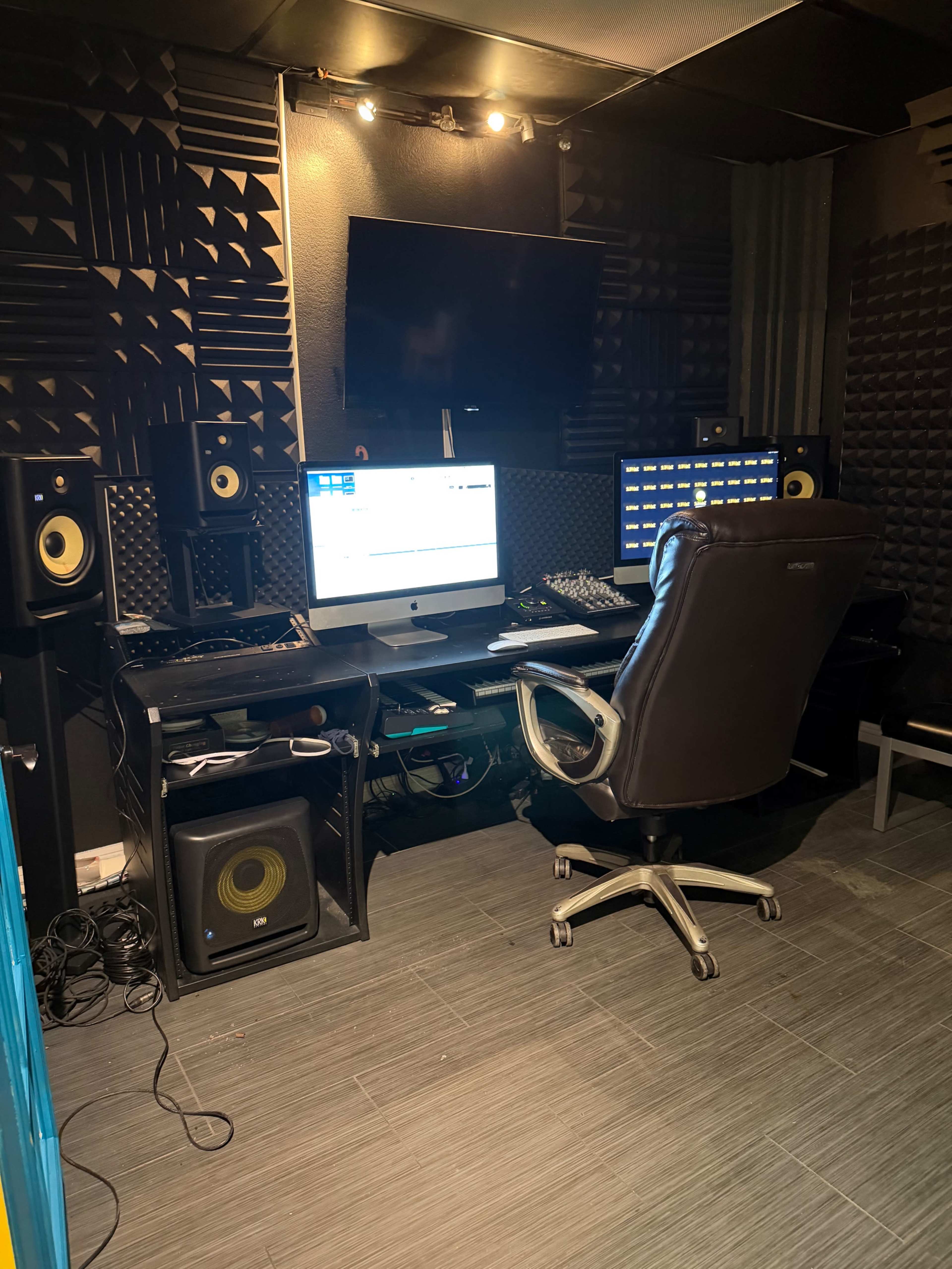 Multi room recording studio space Image in Paradise, Las Vegas, NV