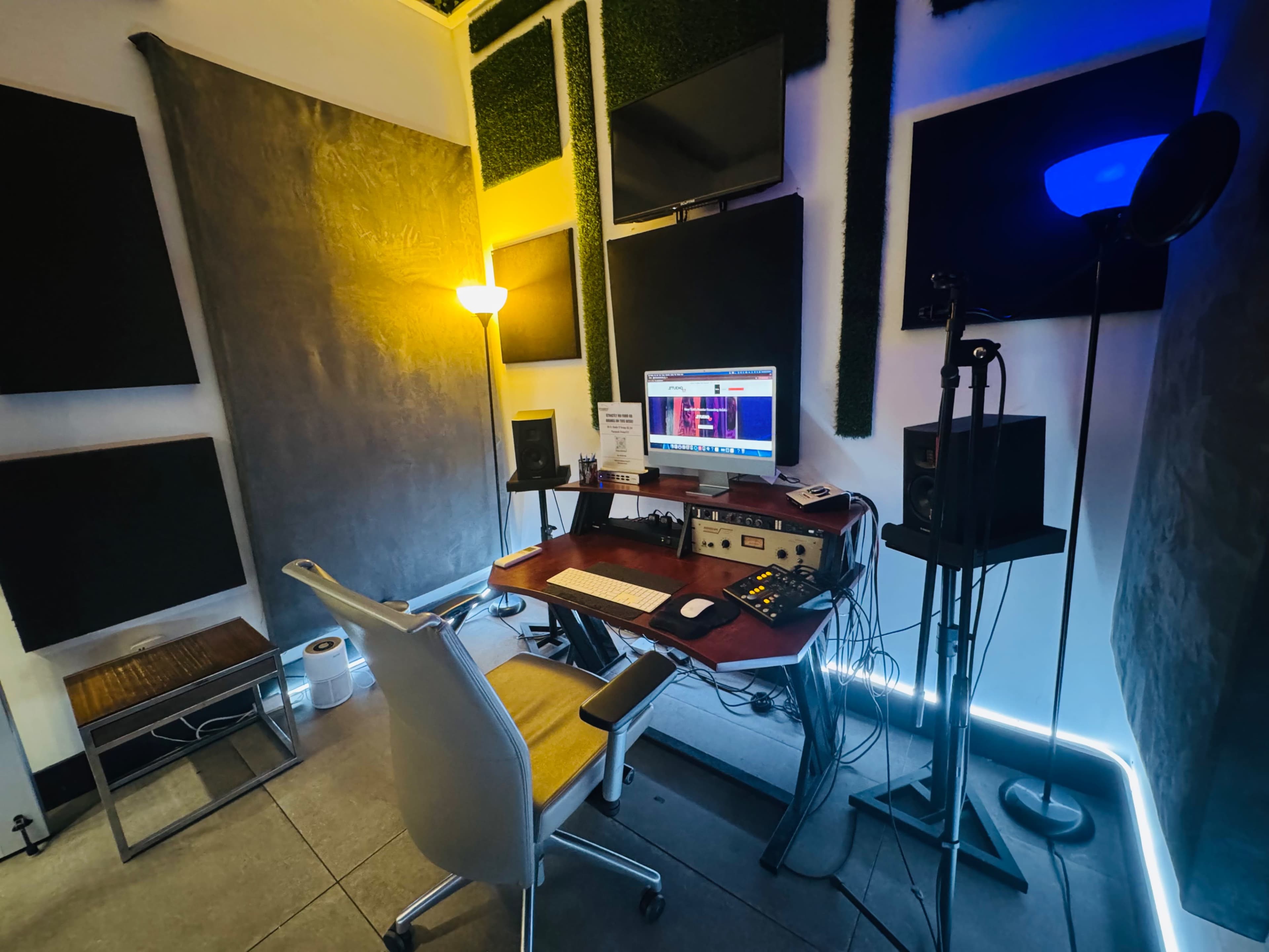 East Williamsburg Personal Recording Studio w/wo Engineer Image in Bushwick, brooklyn, NY
