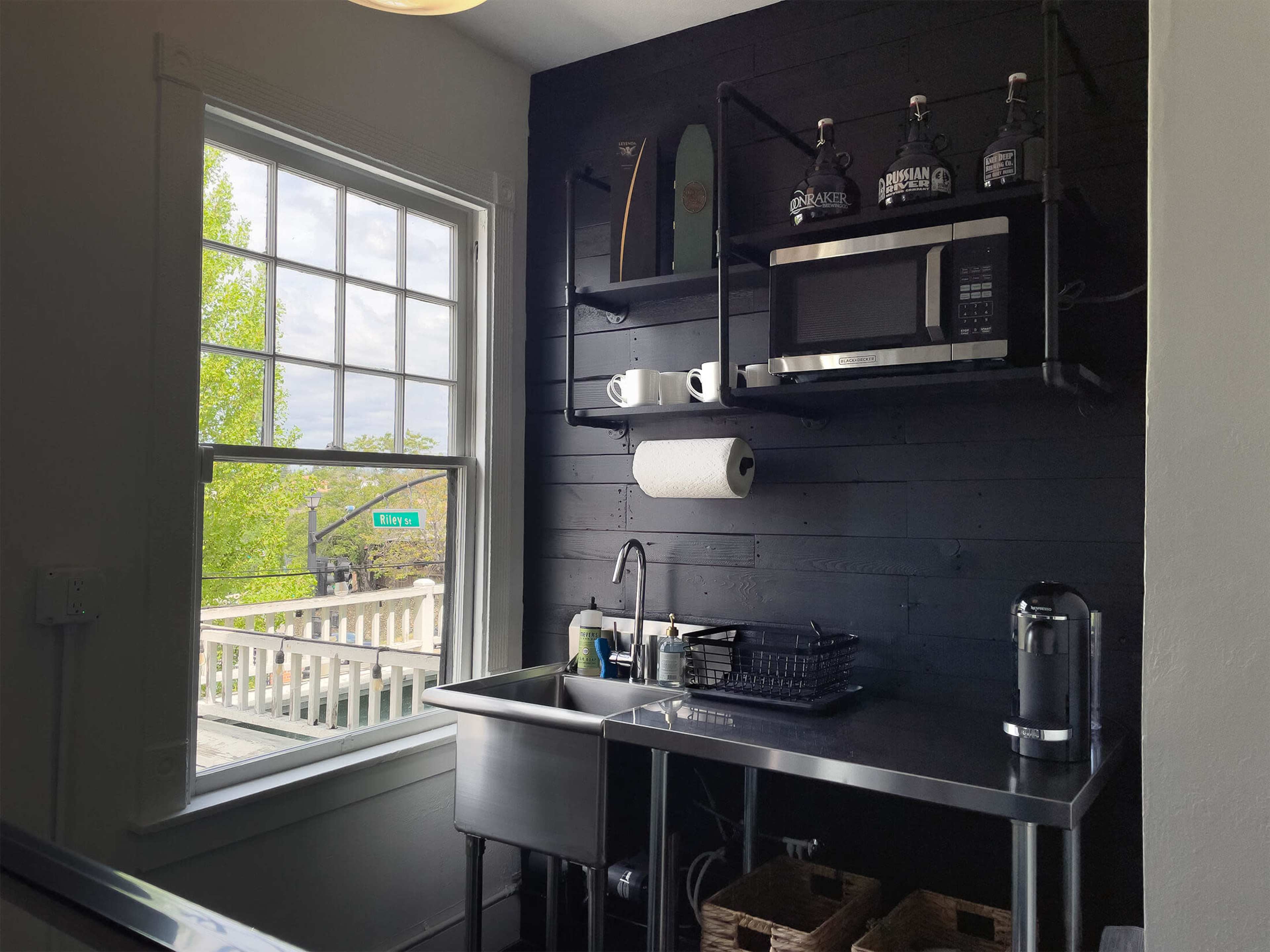 Stylish meeting and entertaining venue with touchscreen videoconferencing in the heart of historic Folsom. Image in Folsom, Folsom, CA