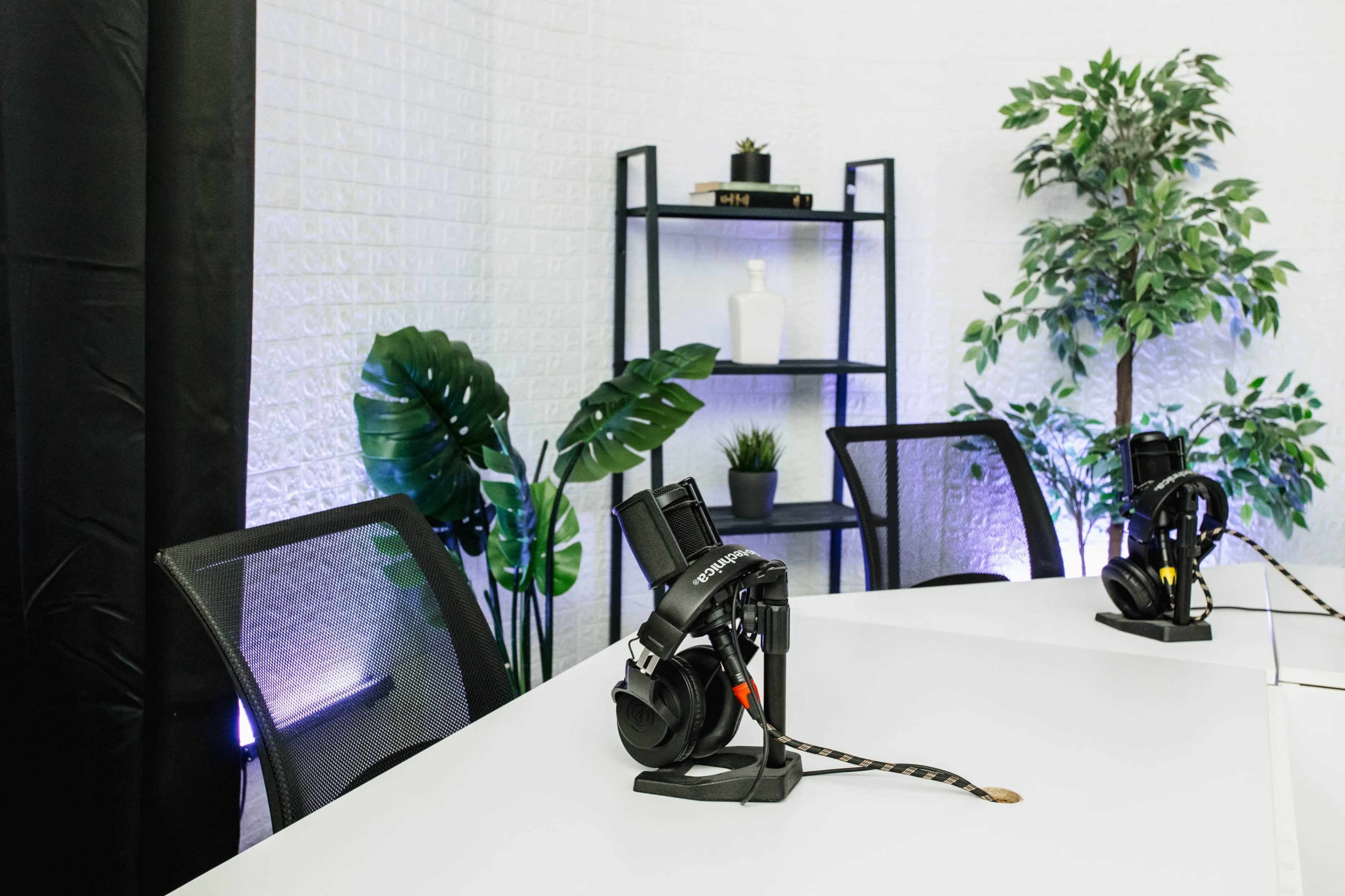 Podcast Studio in Bellevue | 4-Person Setup + Video Capability Image in Wilburton, Bellevue, WA