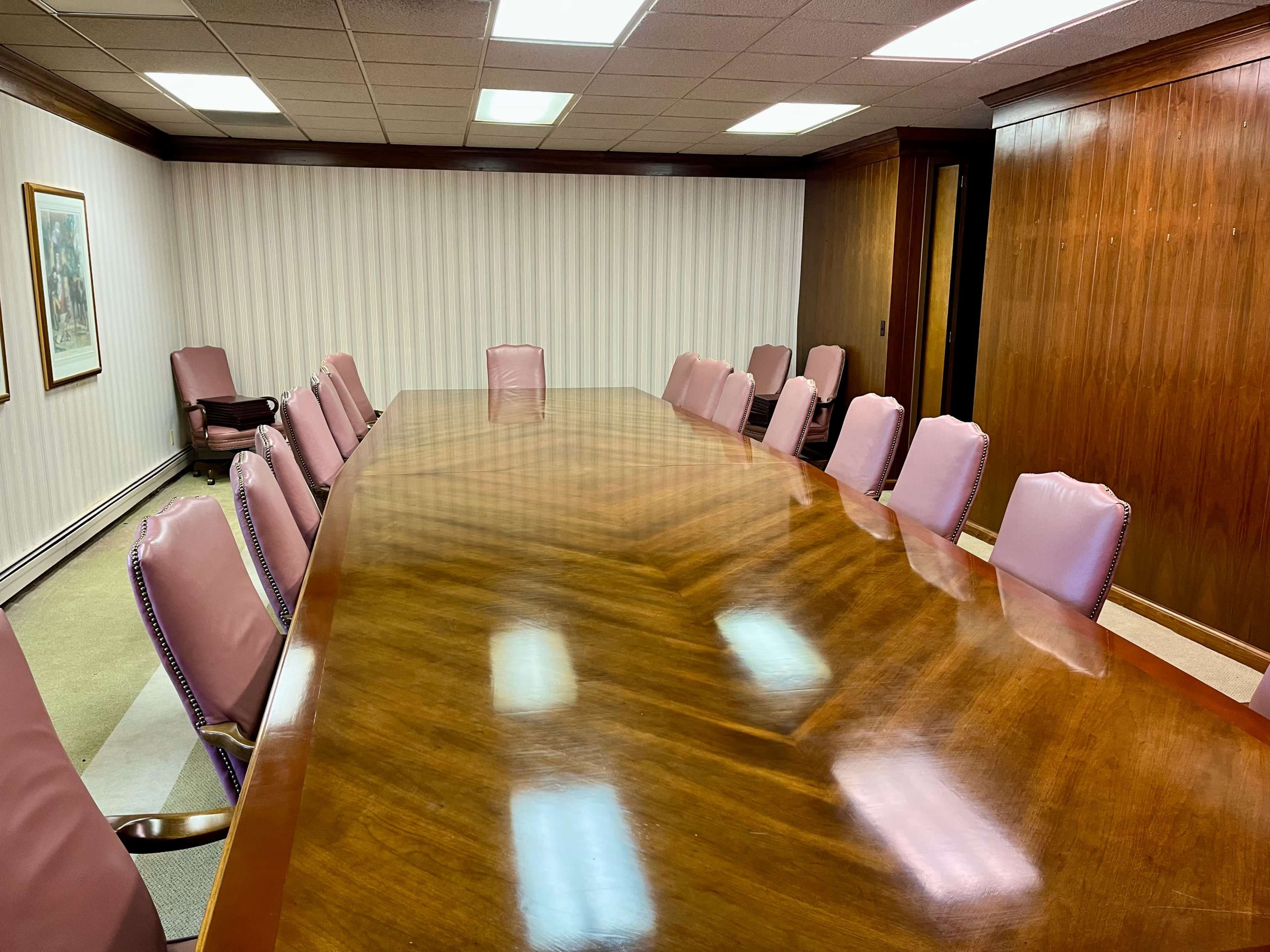 Boardroom - 20 Person Old Fashioned Boardroom in Nashville Minutes from the Airport Image in South Nashville, Nashville, TN