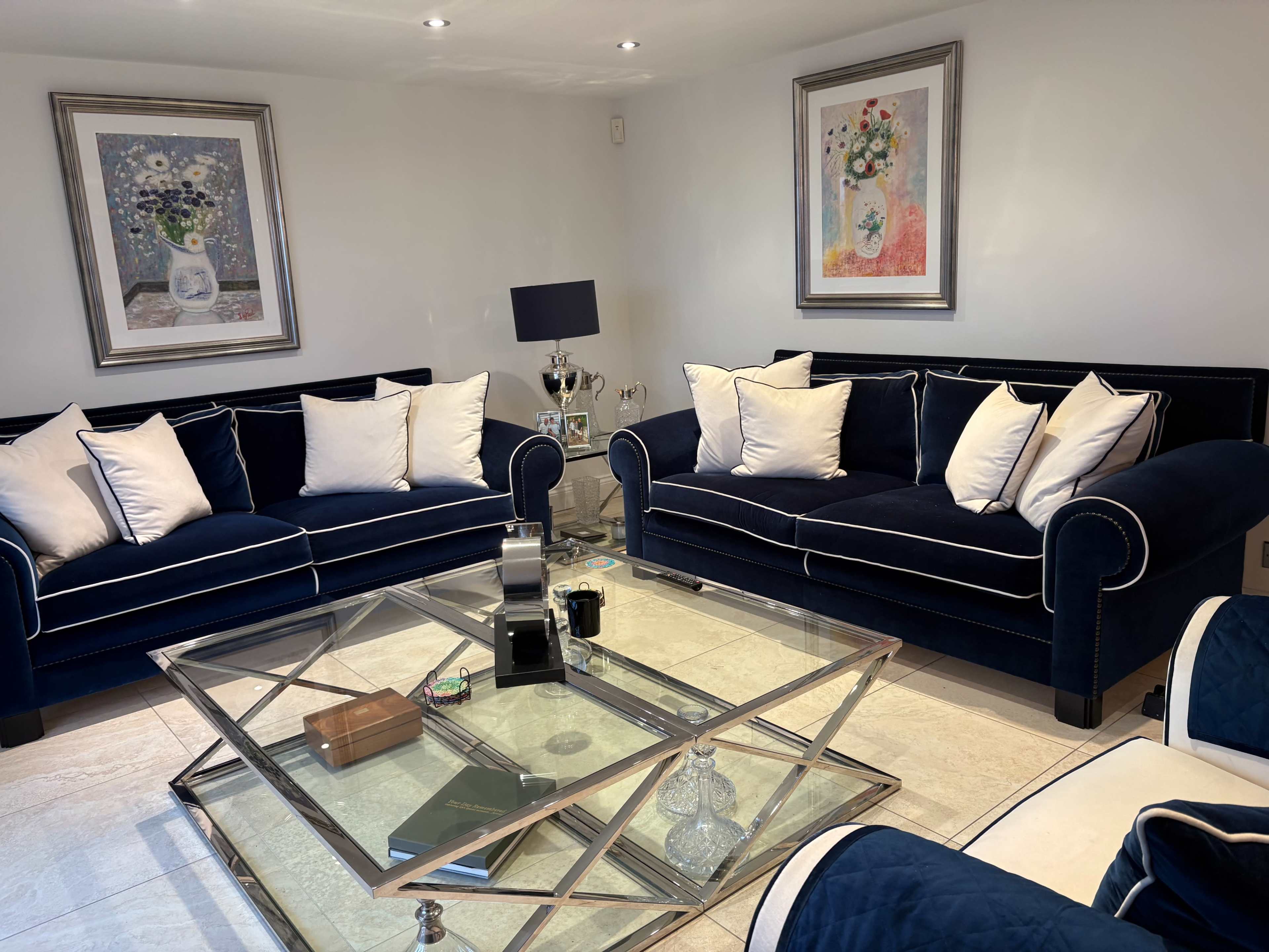 Contemporary Luxury Apartment Image in Hendon, LONDON, ENG