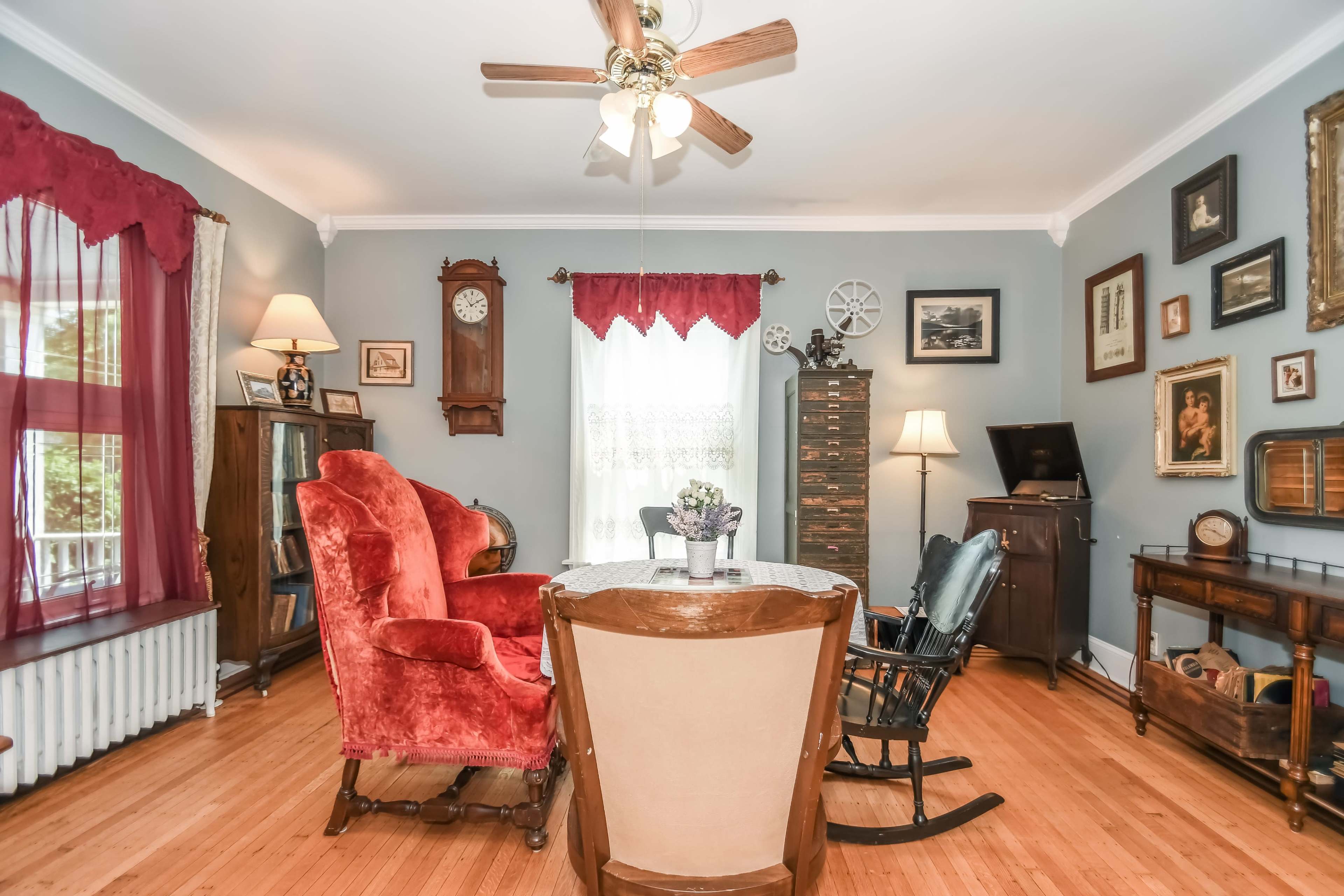 Historic 1893 home in Berwyn, 3000 sq ft., authentic Victorian, Edwardian, MCM, Vintage design Image in Berwyn Township, Berwyn, IL