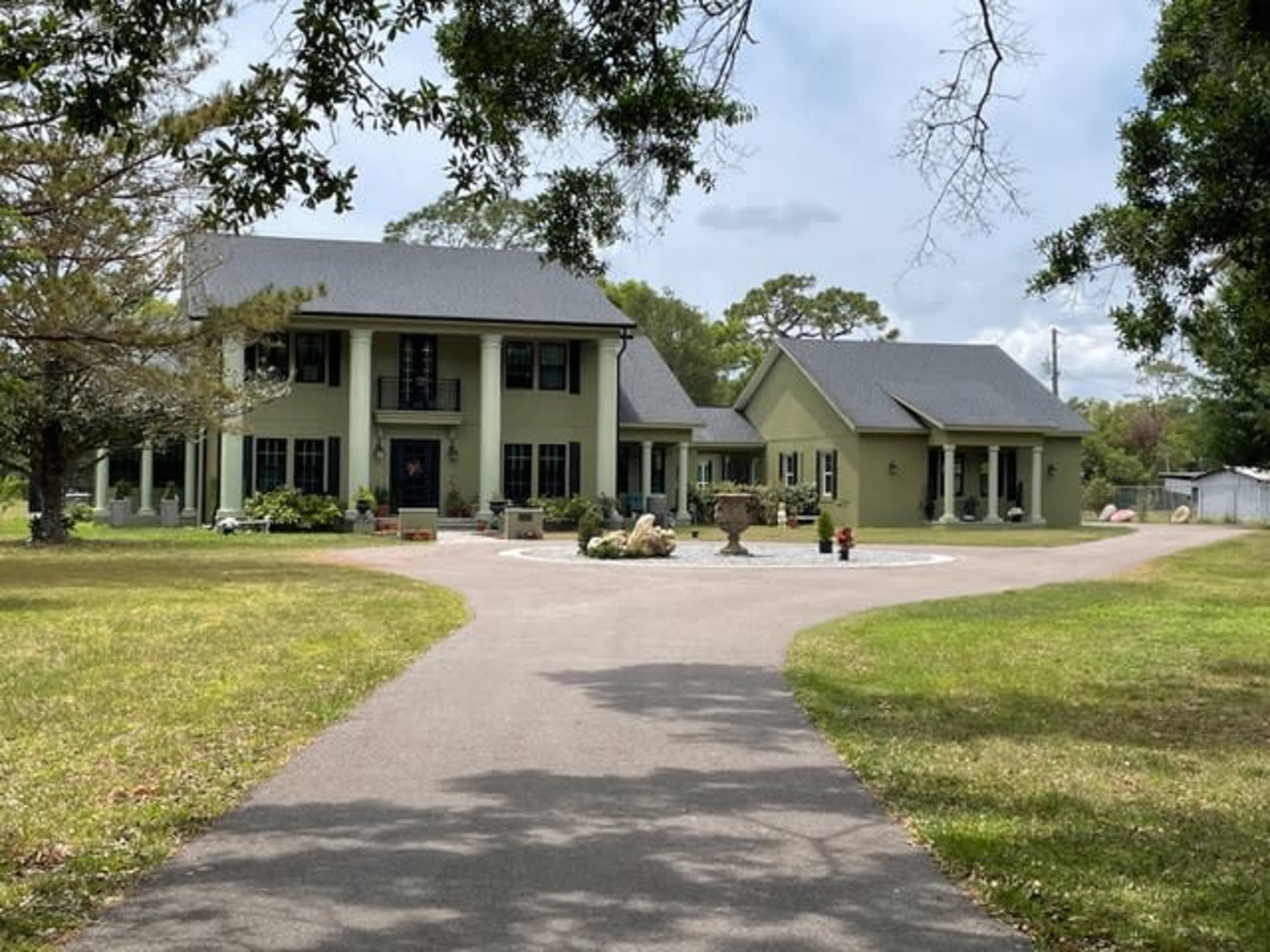 Mini Mansion with park for events, films, photos. Image in Lutz, Lutz, FL