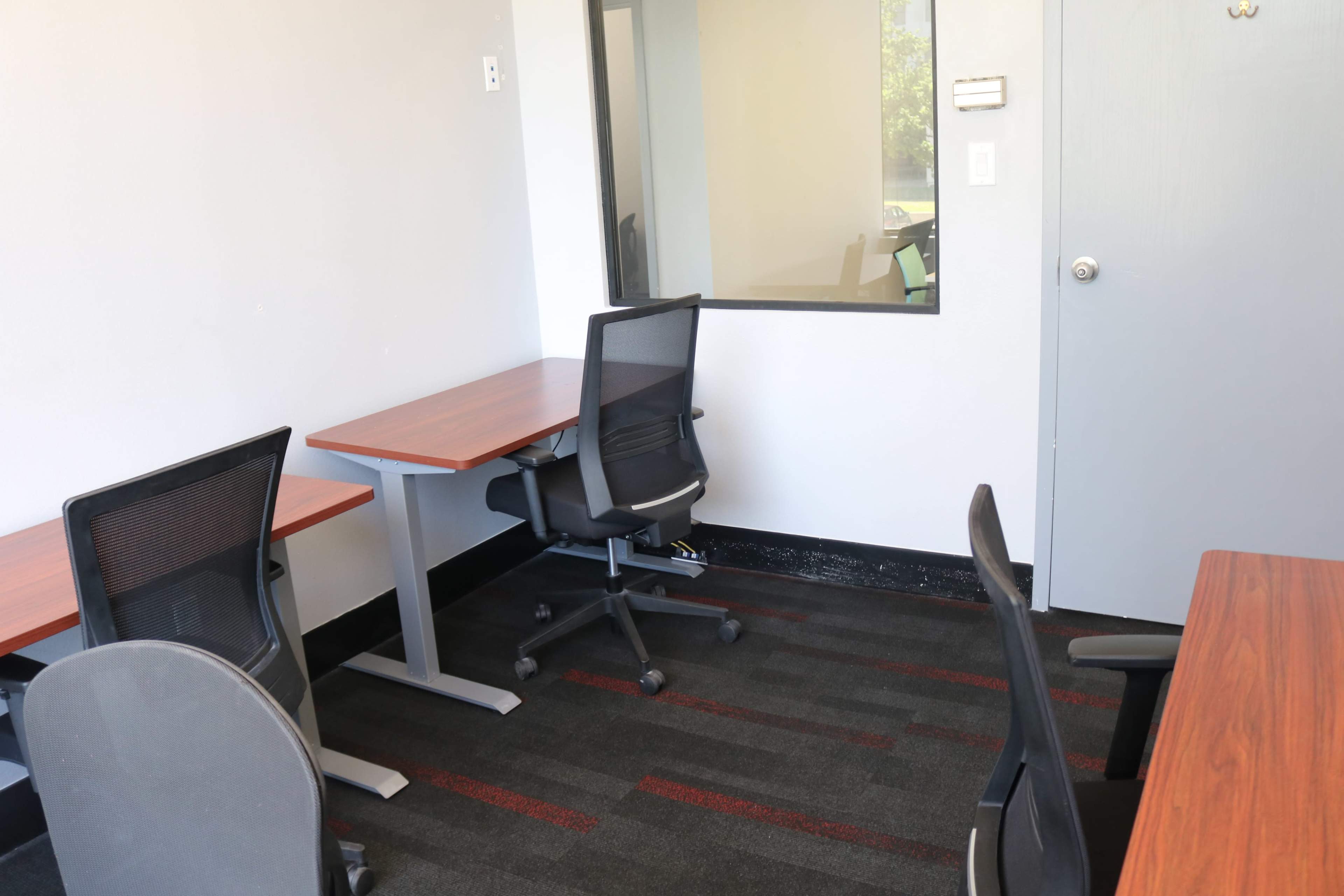 4 Desk CoWorking Space Image in Bedford, Bedford, TX