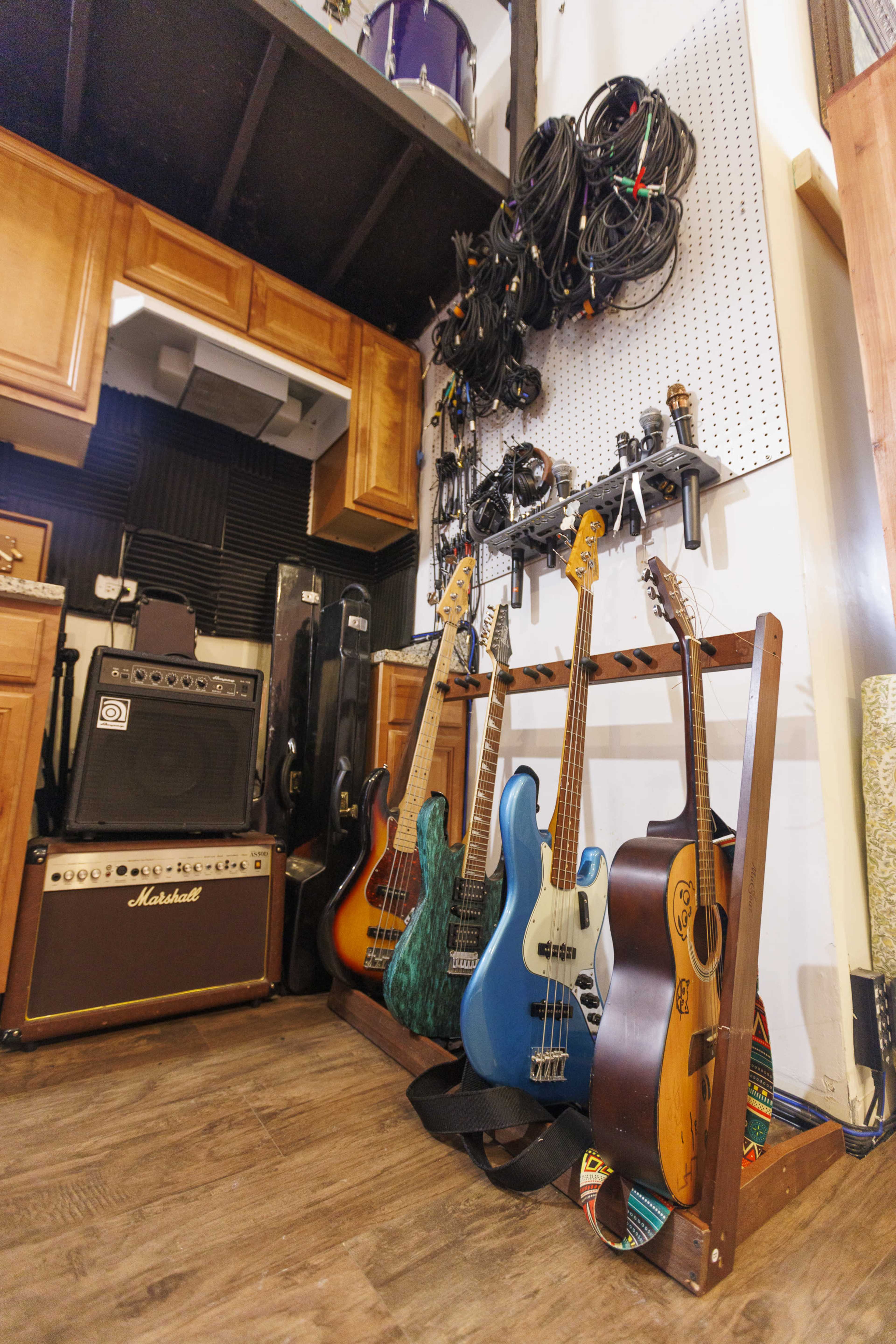 Lakeview Sound-Treated Recording Studio Image in Lake View, Chicago, IL