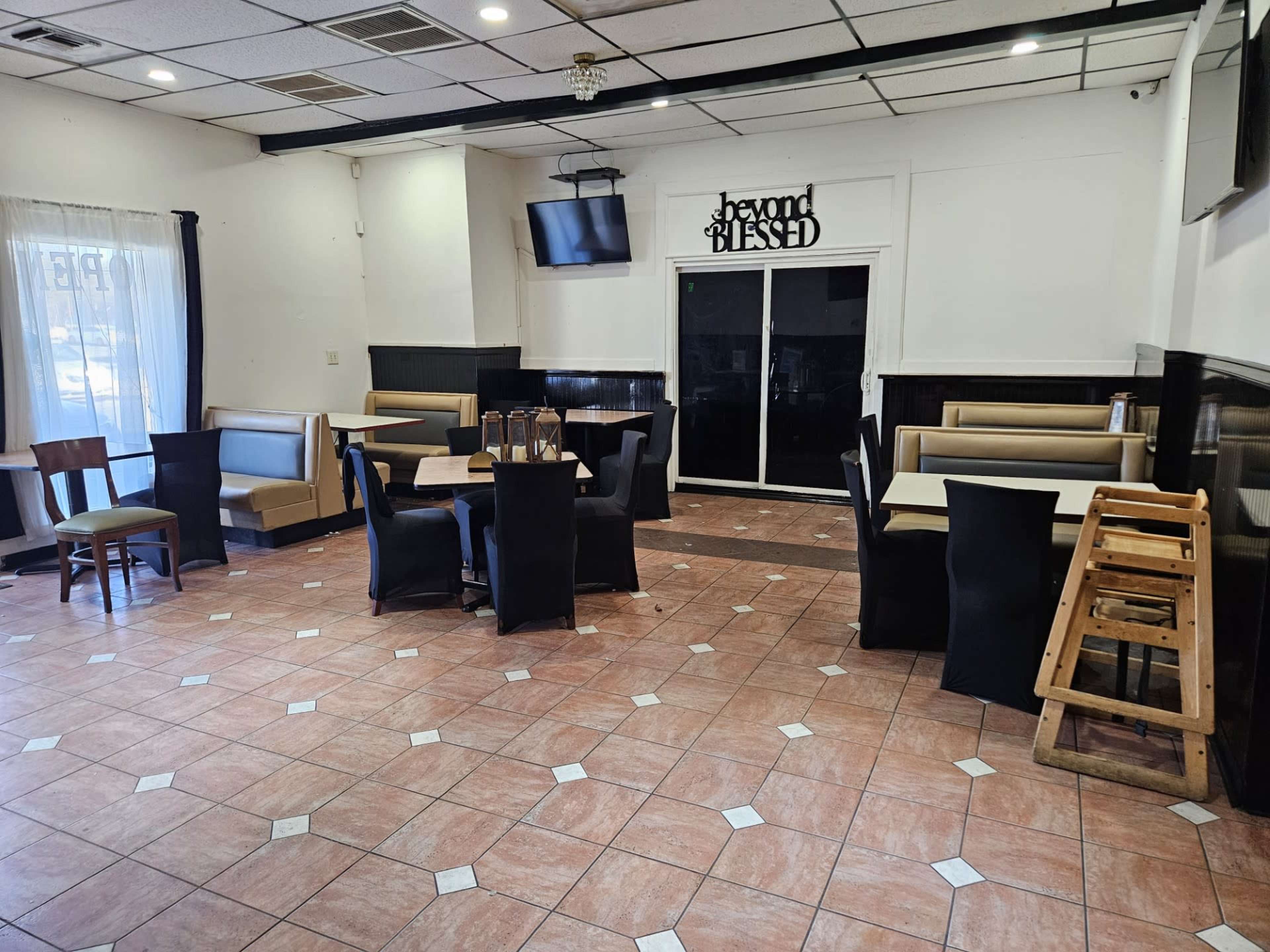 Affordable & Flexible Space for Events, Babyshowers, Birthdays, Pop Ups, Photoshoots, Meetings or Coworking Image in Sheffield Park, Charlotte, NC